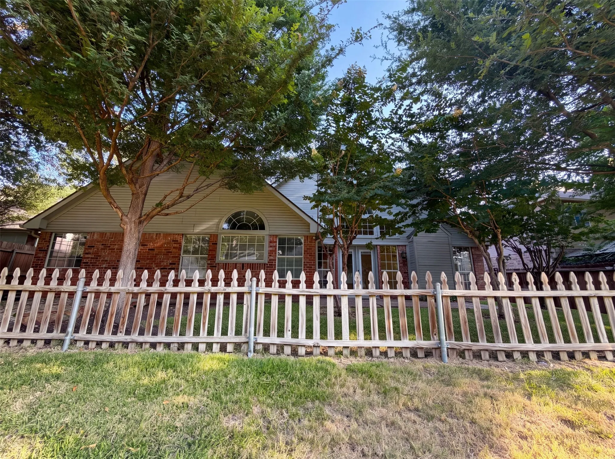 Single Family Residence For Sale in Collin County , 5101 Quail Ridge Drive, Mc Kinney, Texas 75072, 3 Bedroom, 2 Bathroom, 2 Garage spaces, 1,672 Sqft, built in 1991, mls#21354420, Real Estate Agent in Mc Kinney, Homes For Sale in Collin county, Homes For Sale in Mc Kinney, Realtor in Mc Kinney Texas, Real Estate Brokerage Independent Realty Texas, Luminita Cordes Realtor