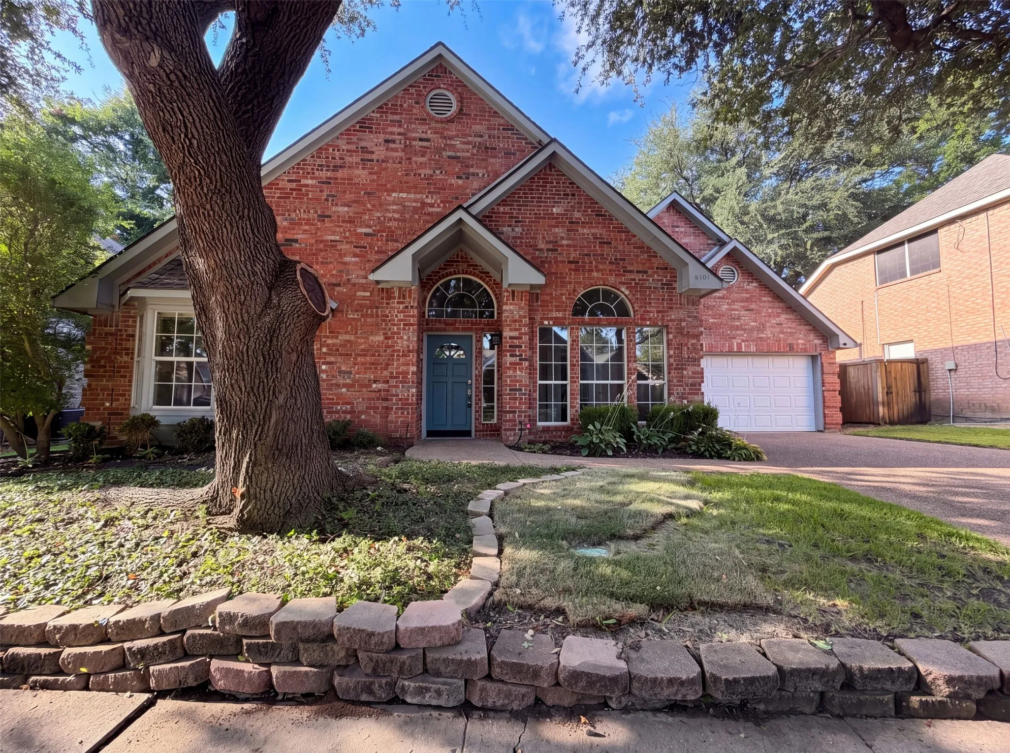 Single Family Residence For Sale in Collin County , 5101 Quail Ridge Drive, Mc Kinney, Texas 75072, 3 Bedroom, 2 Bathroom, 2 Garage spaces, 1,672 Sqft, built in 1991, mls#21354420, Real Estate Agent in Mc Kinney, Homes For Sale in Collin county, Homes For Sale in Mc Kinney, Realtor in Mc Kinney Texas, Real Estate Brokerage Independent Realty Texas, Luminita Cordes Realtor
