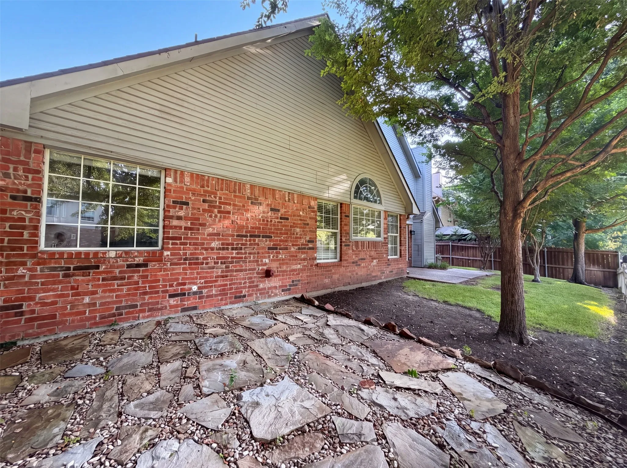 Single Family Residence For Sale in Collin County , 5101 Quail Ridge Drive, Mc Kinney, Texas 75072, 3 Bedroom, 2 Bathroom, 2 Garage spaces, 1,672 Sqft, built in 1991, mls#21354420, Real Estate Agent in Mc Kinney, Homes For Sale in Collin county, Homes For Sale in Mc Kinney, Realtor in Mc Kinney Texas, Real Estate Brokerage Independent Realty Texas, Luminita Cordes Realtor