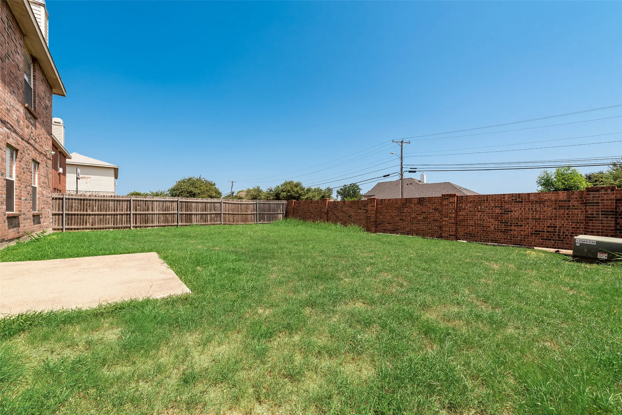 Single Family Residence For Sale in Tarrant County , 3016 Cesareo Drive, Grand Prairie, Texas 75052, 5 Bedrooms, 3 Bathrooms, 2 Garage spaces, 3,521 Sqft, built in 2001, Price $399,999, mls#21352701, Real Estate Agent in Grand Prairie, Homes For Sale in Tarrant county, Homes For Sale in Grand Prairie, Realtor in Grand Prairie Texas, Real Estate Brokerage Independent Realty Texas, Luminita Cordes Realtor