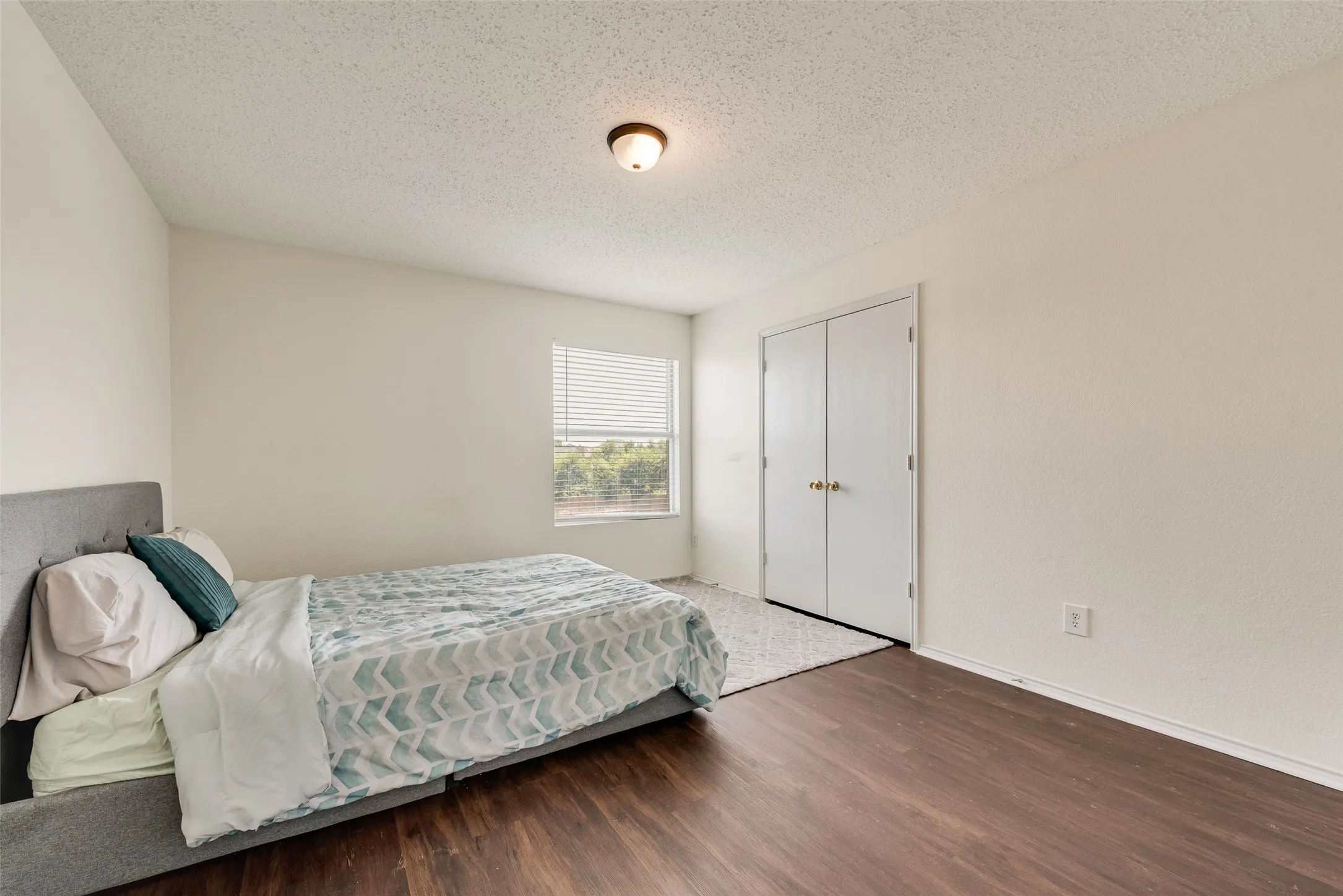 Single Family Residence For Sale in Tarrant County , 3016 Cesareo Drive, Grand Prairie, Texas 75052, 5 Bedrooms, 3 Bathrooms, 2 Garage spaces, 3,521 Sqft, built in 2001, Price $399,999, mls#21352701, Real Estate Agent in Grand Prairie, Homes For Sale in Tarrant county, Homes For Sale in Grand Prairie, Realtor in Grand Prairie Texas, Real Estate Brokerage Independent Realty Texas, Luminita Cordes Realtor