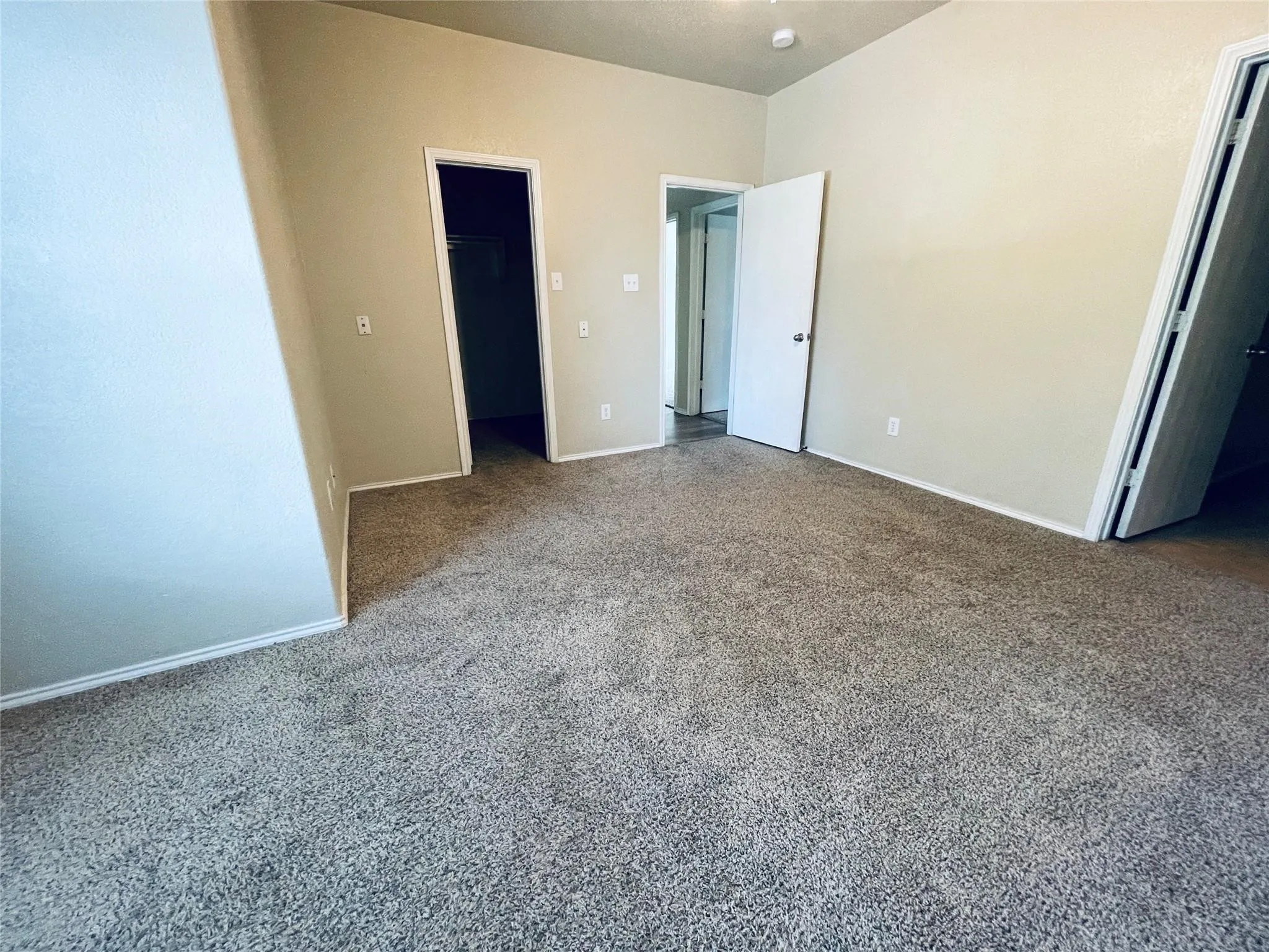 Townhouse For Rent in Tarrant County , 7561 Lazy Spur Boulevard, Fort Worth, Texas 76131, 3 Bedrooms, 3 Bathrooms, 2 Garage spaces, 1,634 Sqft, built in 2008, Price $1,975, mls#21354421, Real Estate Agent in Fort Worth, Homes For Rent in Tarrant county, Homes For Rent in Fort Worth, Realtor in Fort Worth Texas, Real Estate Brokerage Independent Realty Texas, Luminita Cordes Realtor