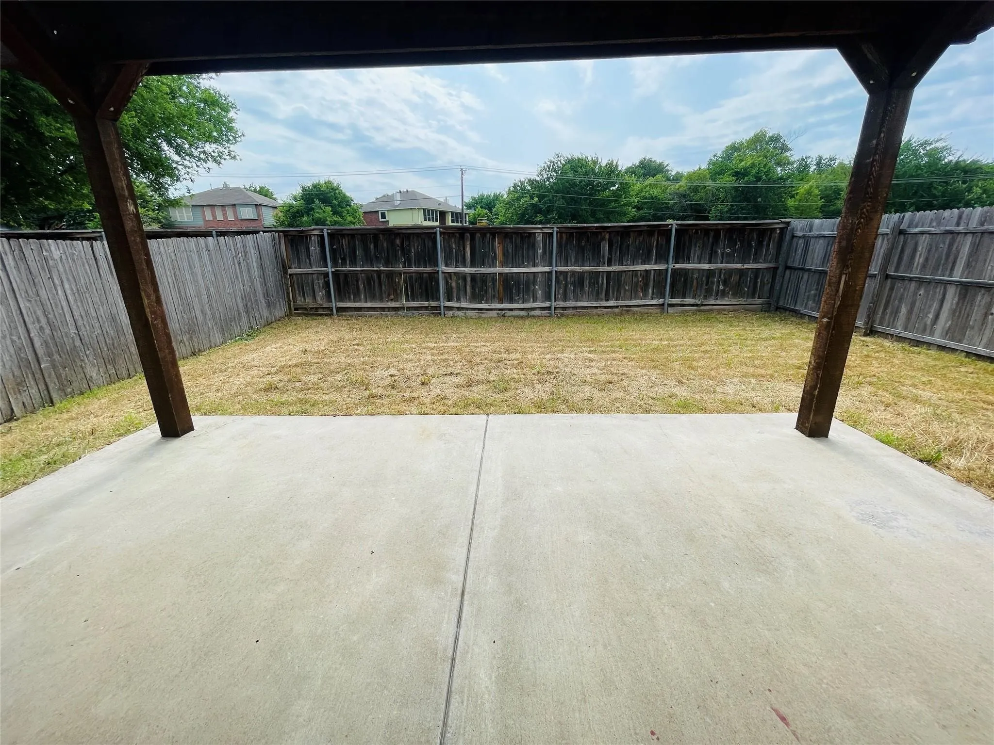 Townhouse For Rent in Tarrant County , 7561 Lazy Spur Boulevard, Fort Worth, Texas 76131, 3 Bedrooms, 3 Bathrooms, 2 Garage spaces, 1,634 Sqft, built in 2008, Price $1,975, mls#21354421, Real Estate Agent in Fort Worth, Homes For Rent in Tarrant county, Homes For Rent in Fort Worth, Realtor in Fort Worth Texas, Real Estate Brokerage Independent Realty Texas, Luminita Cordes Realtor