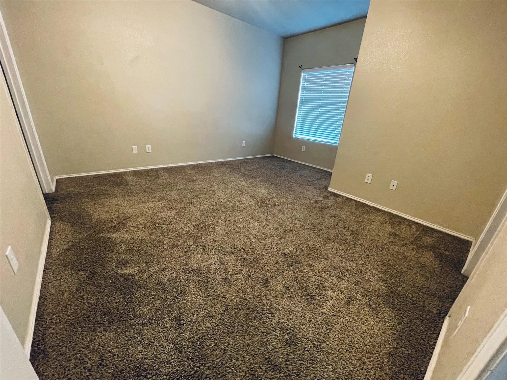Townhouse For Rent in Tarrant County , 7561 Lazy Spur Boulevard, Fort Worth, Texas 76131, 3 Bedrooms, 3 Bathrooms, 2 Garage spaces, 1,634 Sqft, built in 2008, Price $1,975, mls#21354421, Real Estate Agent in Fort Worth, Homes For Rent in Tarrant county, Homes For Rent in Fort Worth, Realtor in Fort Worth Texas, Real Estate Brokerage Independent Realty Texas, Luminita Cordes Realtor
