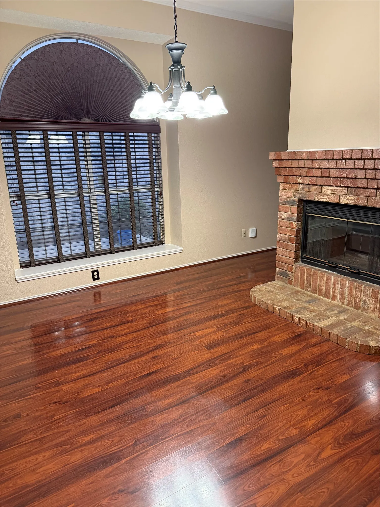 Dining room with Fireplace