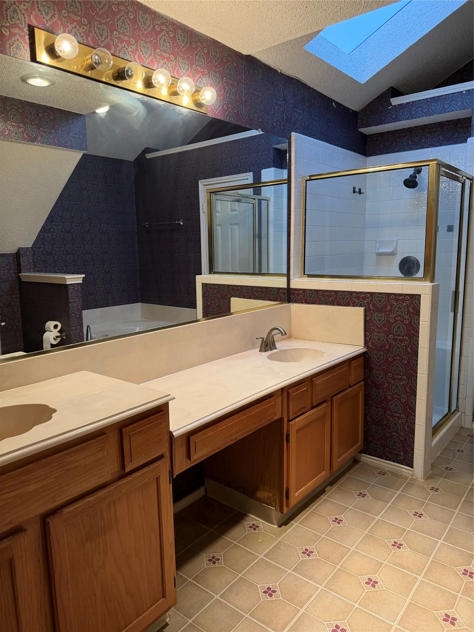 Primary Bath 1 View