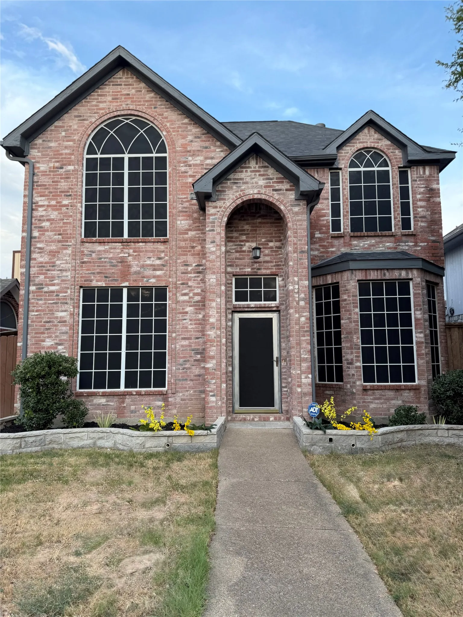 Single Family Residence For Sale in Dallas County , 542 Chancellorsville Drive, Mesquite, Texas 75149, 4 Bedroom, 3 Bathroom, 2 Garage spaces, 1,672 Sqft, built in 1991, mls#21354402, Real Estate Agent in Mesquite, Homes For Sale in Dallas county, Homes For Sale in Mesquite, Realtor in Mesquite Texas, Real Estate Brokerage Independent Realty Texas, Luminita Cordes Realtor