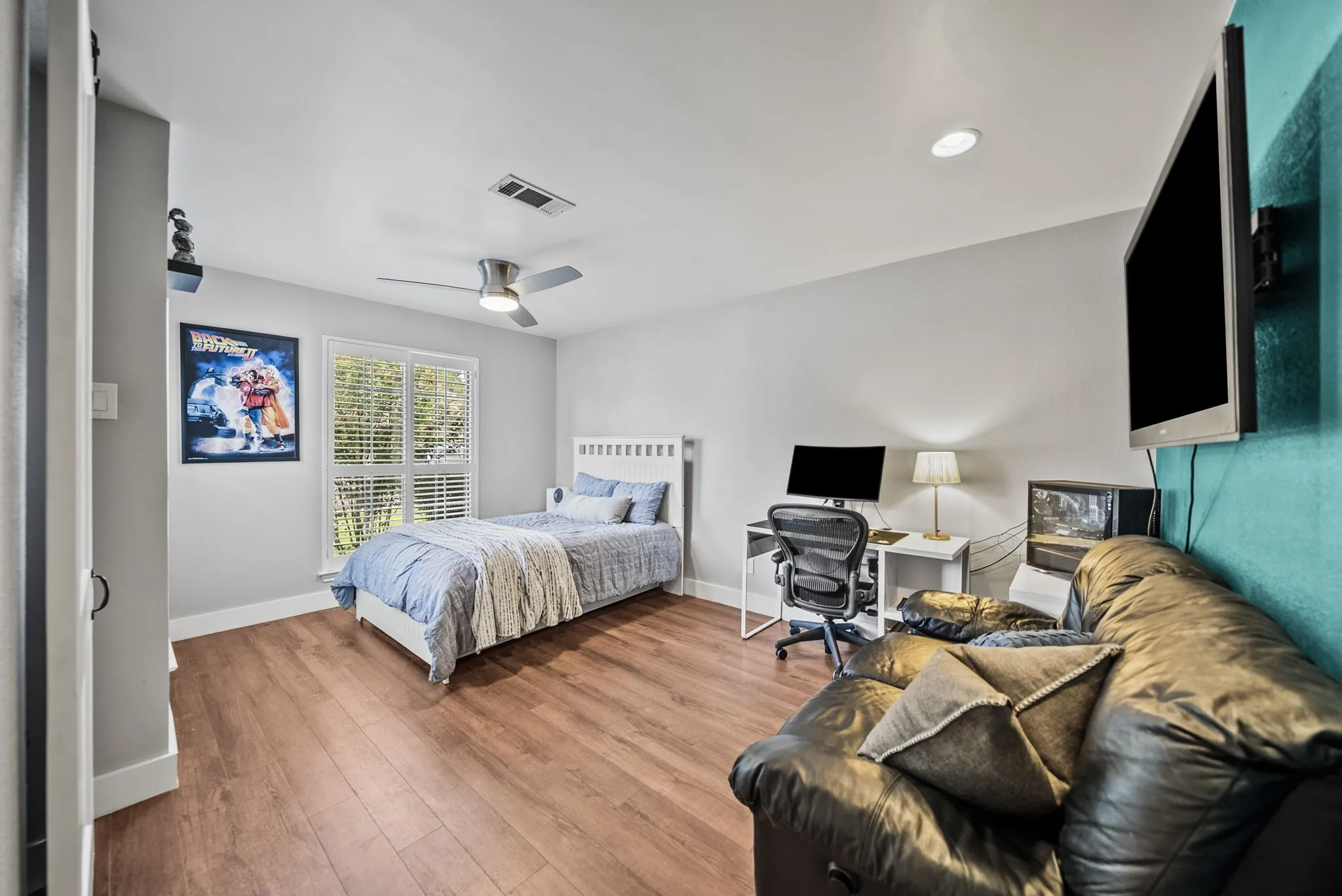 Single Family Residence For Sale in Dallas County , 9021 Silverdollar Trail, Irving, Texas 75063, 4 Bedroom, 3 Bathroom, 2 Garage spaces, 2,478 Sqft, built in 1986, mls#21341798, Real Estate Agent in Irving, Homes For Sale in Dallas county, Homes For Sale in Irving, Realtor in Irving Texas, Real Estate Brokerage Independent Realty Texas, Luminita Cordes Realtor
