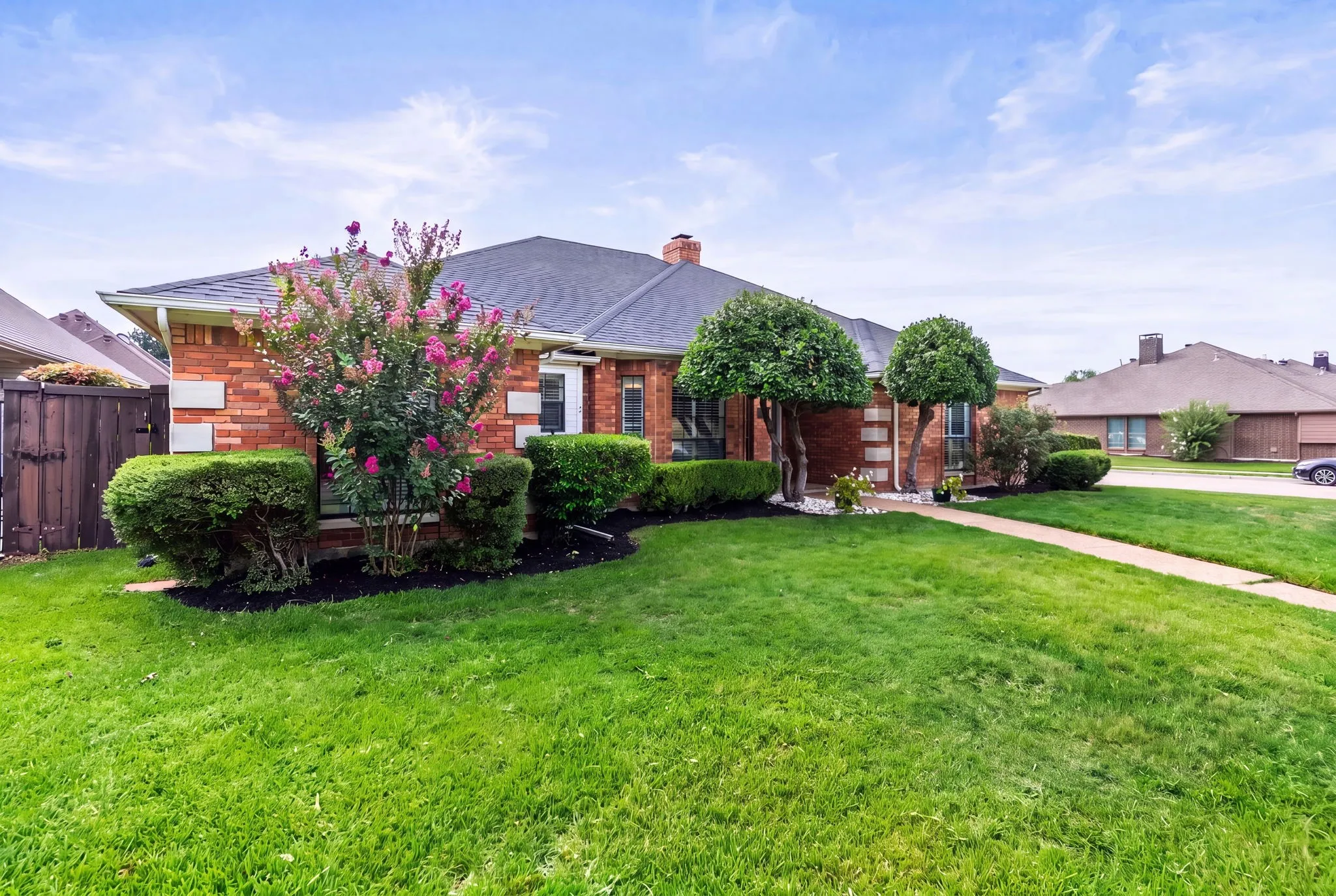 Single Family Residence For Sale in Dallas County , 9021 Silverdollar Trail, Irving, Texas 75063, 4 Bedroom, 3 Bathroom, 2 Garage spaces, 2,478 Sqft, built in 1986, mls#21341798, Real Estate Agent in Irving, Homes For Sale in Dallas county, Homes For Sale in Irving, Realtor in Irving Texas, Real Estate Brokerage Independent Realty Texas, Luminita Cordes Realtor