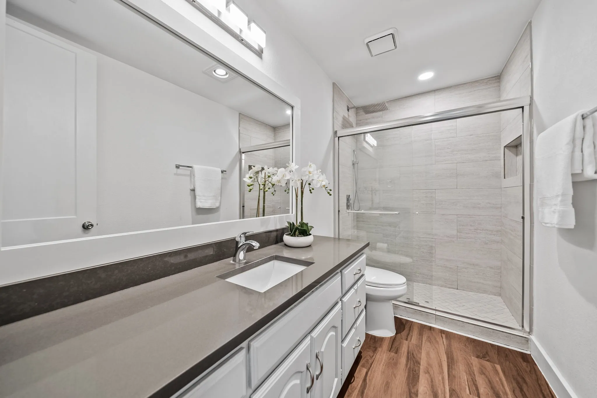 Single Family Residence For Sale in Dallas County , 9021 Silverdollar Trail, Irving, Texas 75063, 4 Bedroom, 3 Bathroom, 2 Garage spaces, 2,478 Sqft, built in 1986, mls#21341798, Real Estate Agent in Irving, Homes For Sale in Dallas county, Homes For Sale in Irving, Realtor in Irving Texas, Real Estate Brokerage Independent Realty Texas, Luminita Cordes Realtor