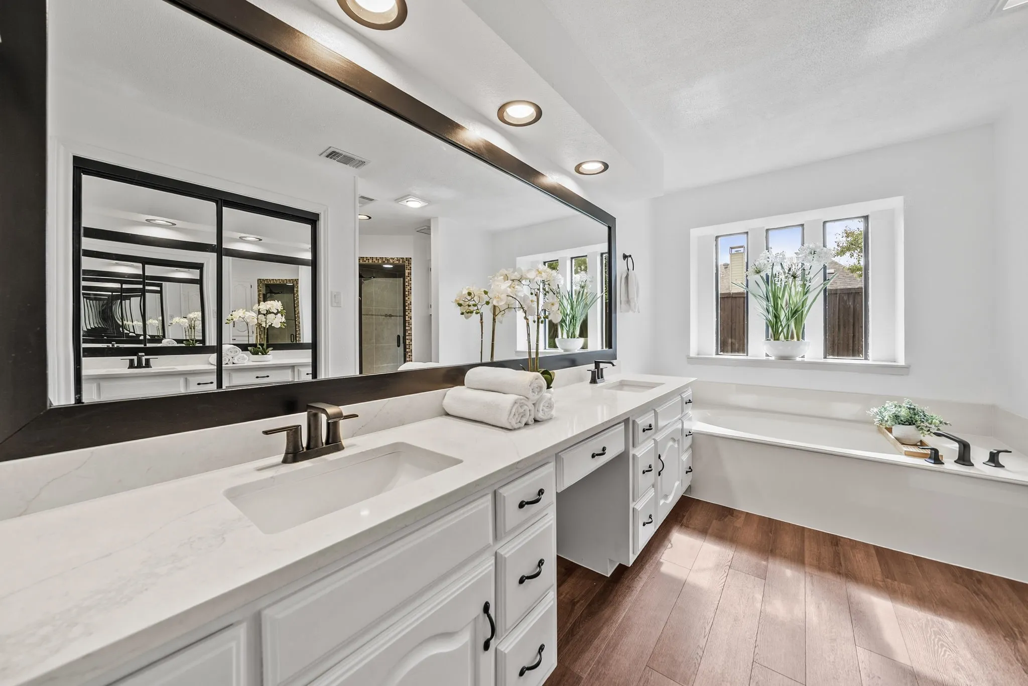 Single Family Residence For Sale in Dallas County , 9021 Silverdollar Trail, Irving, Texas 75063, 4 Bedroom, 3 Bathroom, 2 Garage spaces, 2,478 Sqft, built in 1986, mls#21341798, Real Estate Agent in Irving, Homes For Sale in Dallas county, Homes For Sale in Irving, Realtor in Irving Texas, Real Estate Brokerage Independent Realty Texas, Luminita Cordes Realtor