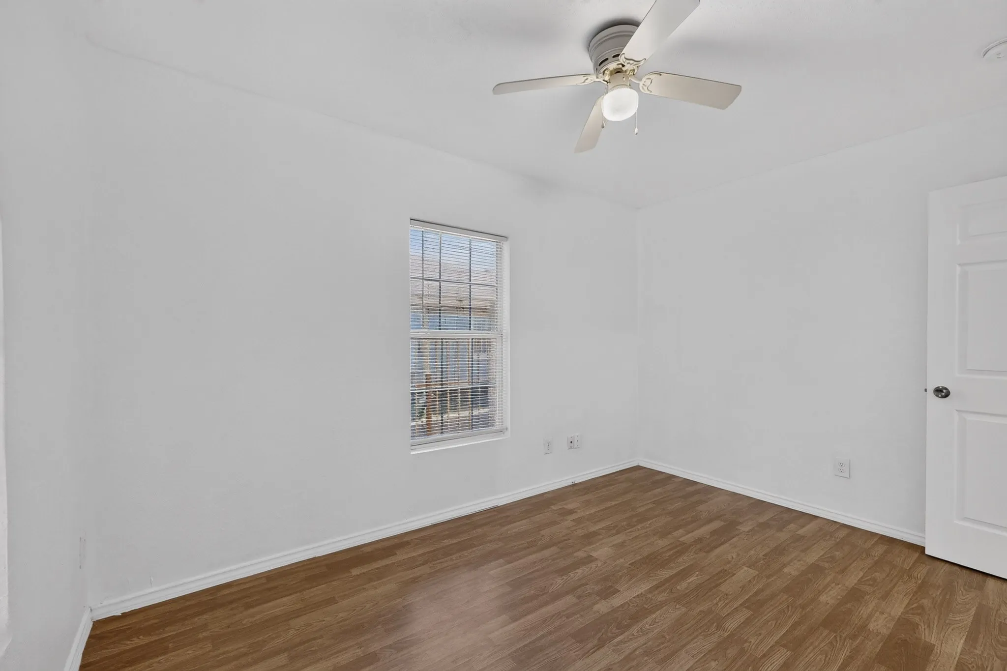 Single Family Residence For Rent in Dallas County , 2538 Stovall Drive, Dallas, Texas 75216, 3 Bedroom, 2 Bathroom, Garage spaces, 1,100 Sqft, built in 1949, mls#21354432, Real Estate Agent in Dallas, Homes For Rent in Dallas county, Homes For Rent in Dallas, Realtor in Dallas Texas, Real Estate Brokerage Independent Realty Texas, Luminita Cordes Realtor