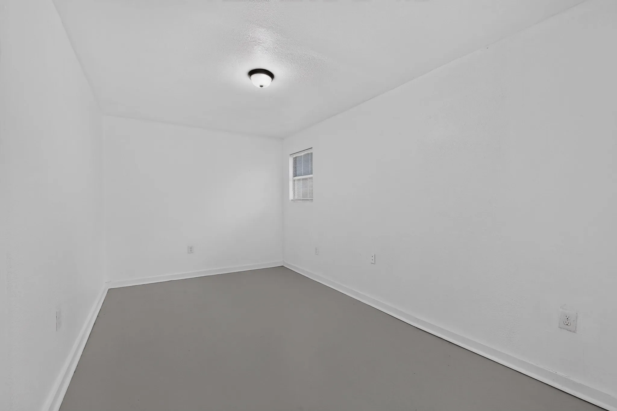 Single Family Residence For Rent in Dallas County , 2538 Stovall Drive, Dallas, Texas 75216, 3 Bedroom, 2 Bathroom, Garage spaces, 1,100 Sqft, built in 1949, mls#21354432, Real Estate Agent in Dallas, Homes For Rent in Dallas county, Homes For Rent in Dallas, Realtor in Dallas Texas, Real Estate Brokerage Independent Realty Texas, Luminita Cordes Realtor