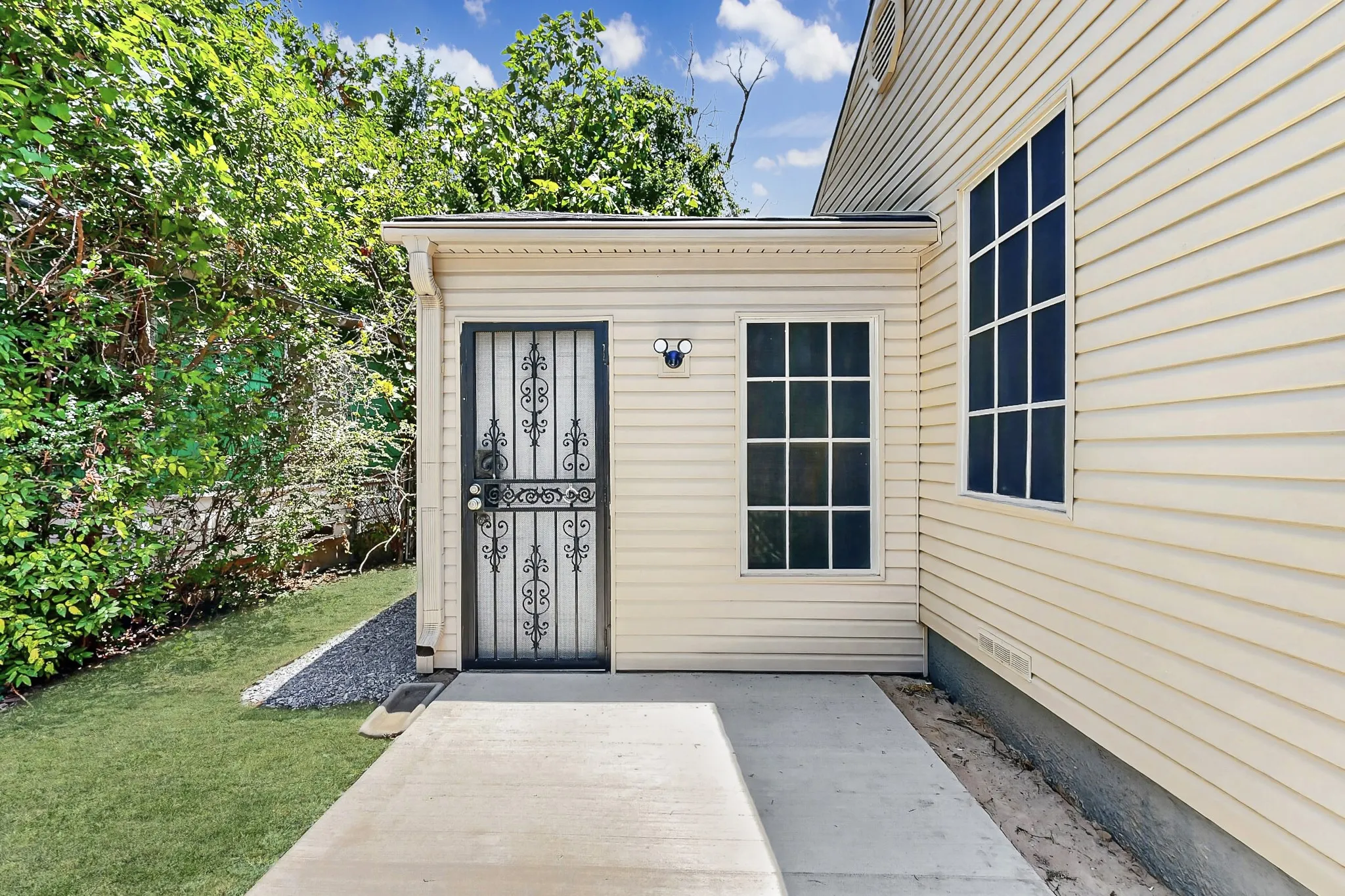 Separate entrance for third bedroom.