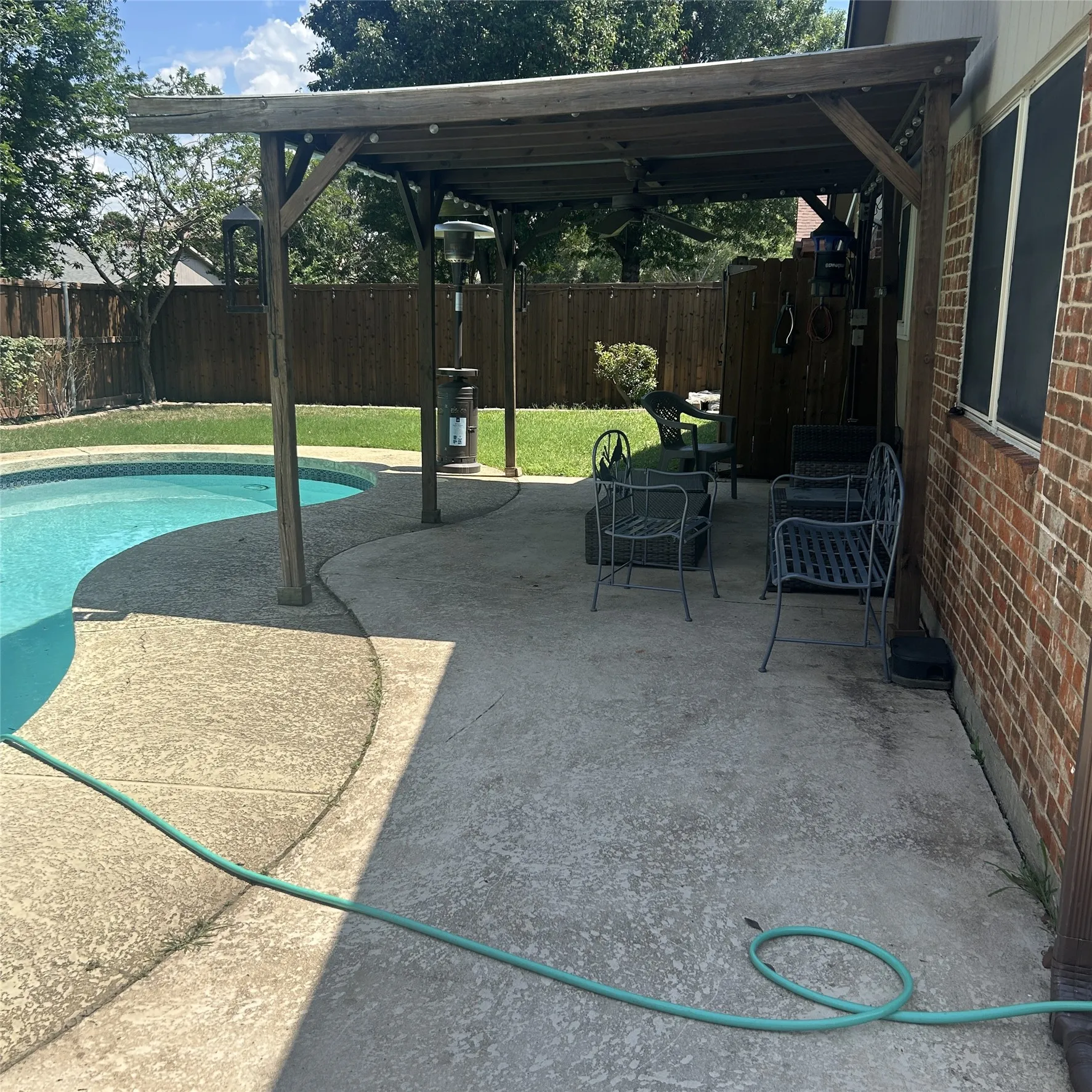 Single Family Residence For Sale in Denton County , 5408 Princess Court, Lake Dallas, Texas 75065, 3 Bedroom, 2 Bathroom, 2 Garage spaces, 1,574 Sqft, built in 1976, mls#21354435, Real Estate Agent in Lake Dallas, Homes For Sale in Denton county, Homes For Sale in Lake Dallas, Realtor in Lake Dallas Texas, Real Estate Brokerage Independent Realty Texas, Luminita Cordes Realtor
