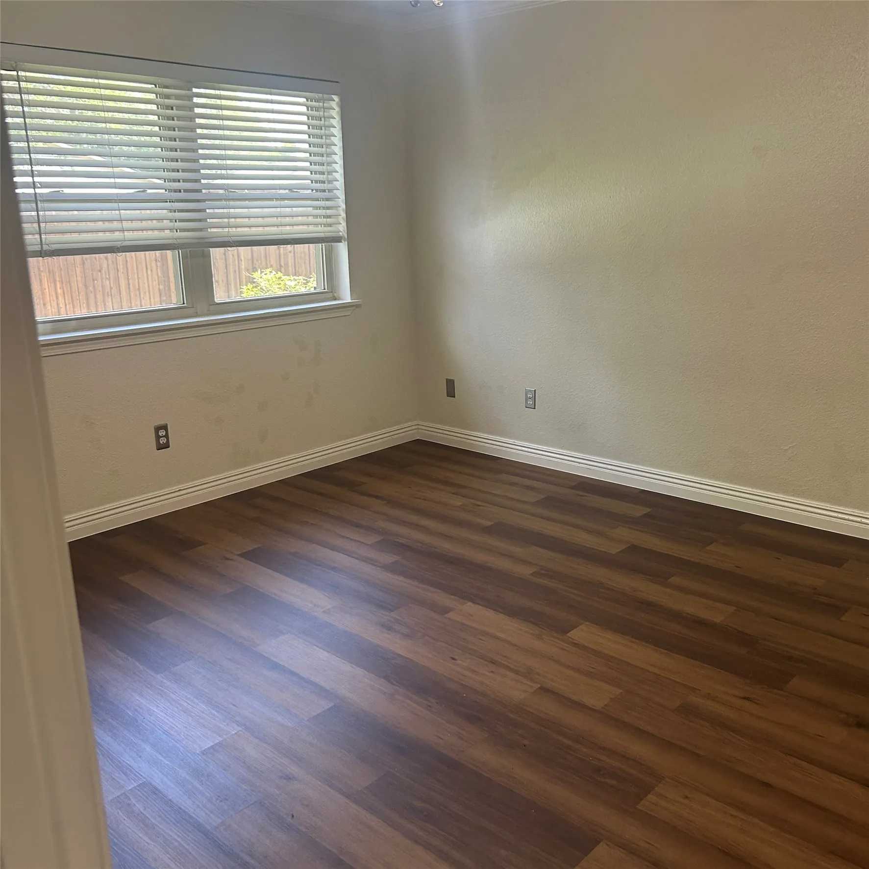 Single Family Residence For Sale in Denton County , 5408 Princess Court, Lake Dallas, Texas 75065, 3 Bedroom, 2 Bathroom, 2 Garage spaces, 1,574 Sqft, built in 1976, mls#21354435, Real Estate Agent in Lake Dallas, Homes For Sale in Denton county, Homes For Sale in Lake Dallas, Realtor in Lake Dallas Texas, Real Estate Brokerage Independent Realty Texas, Luminita Cordes Realtor