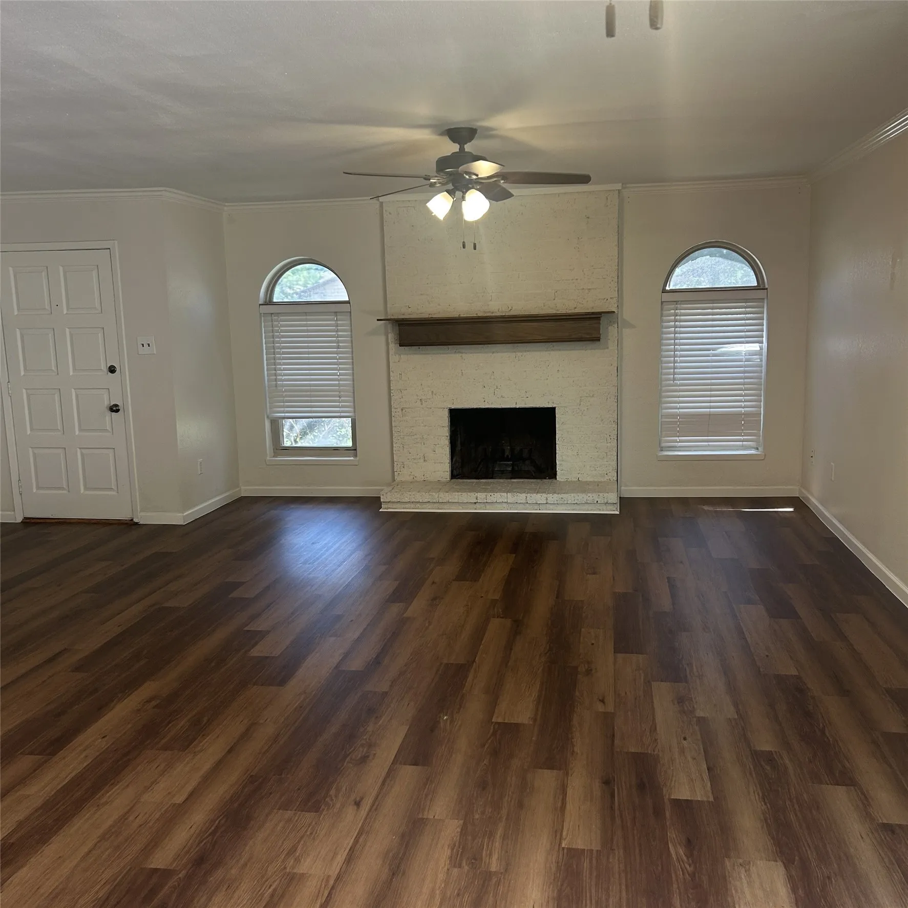 Single Family Residence For Sale in Denton County , 5408 Princess Court, Lake Dallas, Texas 75065, 3 Bedroom, 2 Bathroom, 2 Garage spaces, 1,574 Sqft, built in 1976, mls#21354435, Real Estate Agent in Lake Dallas, Homes For Sale in Denton county, Homes For Sale in Lake Dallas, Realtor in Lake Dallas Texas, Real Estate Brokerage Independent Realty Texas, Luminita Cordes Realtor