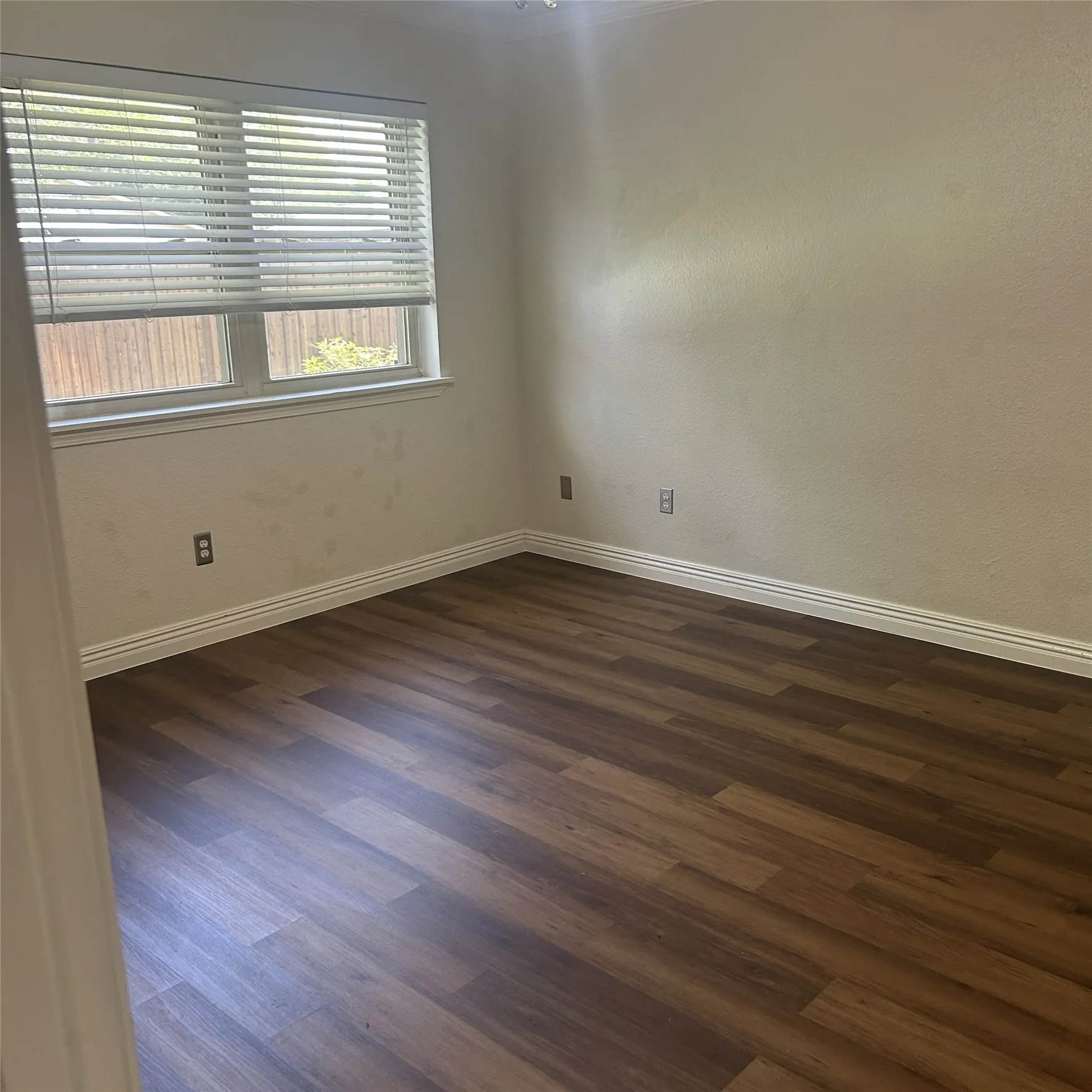 Single Family Residence For Sale in Denton County , 5408 Princess Court, Lake Dallas, Texas 75065, 3 Bedroom, 2 Bathroom, 2 Garage spaces, 1,574 Sqft, built in 1976, mls#21354435, Real Estate Agent in Lake Dallas, Homes For Sale in Denton county, Homes For Sale in Lake Dallas, Realtor in Lake Dallas Texas, Real Estate Brokerage Independent Realty Texas, Luminita Cordes Realtor