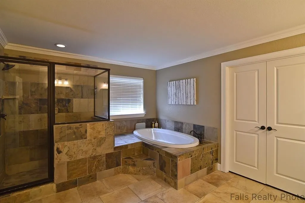 Single Family Residence For Rent in Wichita County , 2700 Taft Boulevard, Wichita Falls, Texas 76308, 3 Bedroom, 2 Bathroom, 2 Garage spaces, 2,156 Sqft, built in 1949, mls#21354442, Real Estate Agent in Wichita Falls, Homes For Rent in Wichita county, Homes For Rent in Wichita Falls, Realtor in Wichita Falls Texas, Real Estate Brokerage Independent Realty Texas, Luminita Cordes Realtor