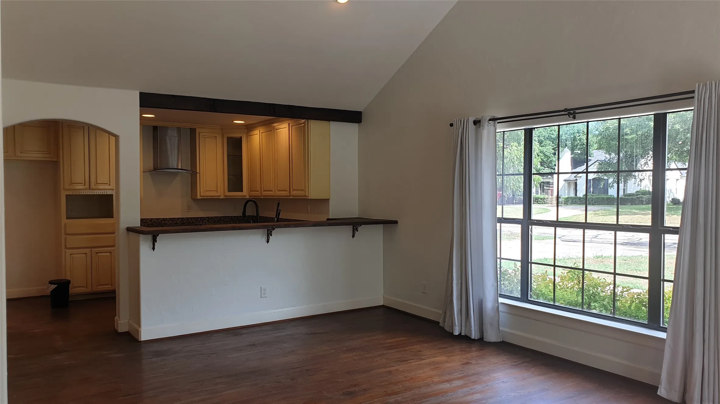 Single Family Residence For Rent in Wichita County , 2700 Taft Boulevard, Wichita Falls, Texas 76308, 3 Bedroom, 2 Bathroom, 2 Garage spaces, 2,156 Sqft, built in 1949, mls#21354442, Real Estate Agent in Wichita Falls, Homes For Rent in Wichita county, Homes For Rent in Wichita Falls, Realtor in Wichita Falls Texas, Real Estate Brokerage Independent Realty Texas, Luminita Cordes Realtor