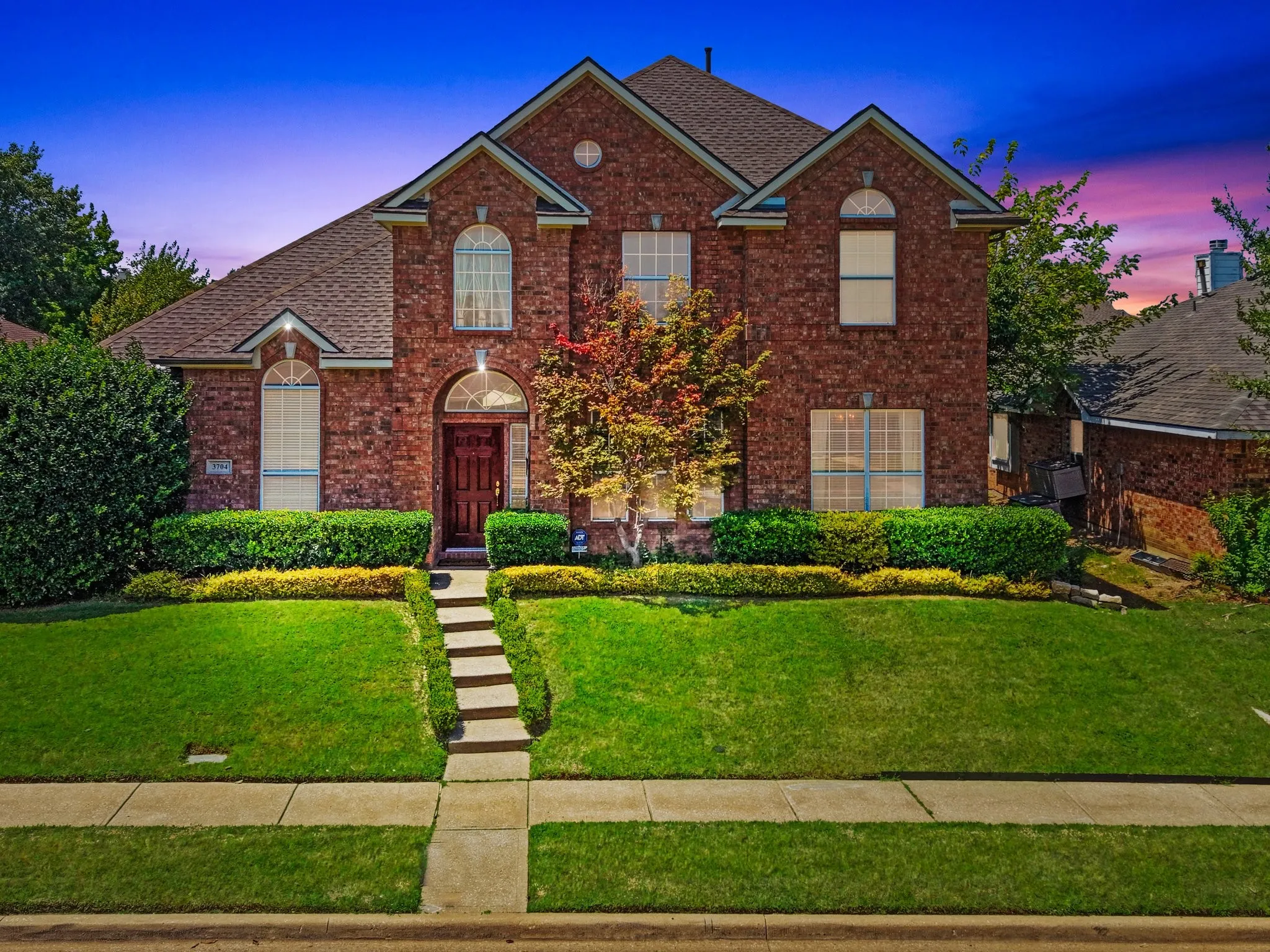 Single Family Residence For Sale in Collin County , 3704 Gardenia Lane, Mc Kinney, Texas 75070, 4 Bedroom, 3 Bathroom, 2 Garage spaces, 2,944 Sqft, built in 1999, mls#21354445, Real Estate Agent in Mc Kinney, Homes For Sale in Collin county, Homes For Sale in Mc Kinney, Realtor in Mc Kinney Texas, Real Estate Brokerage Independent Realty Texas, Luminita Cordes Realtor