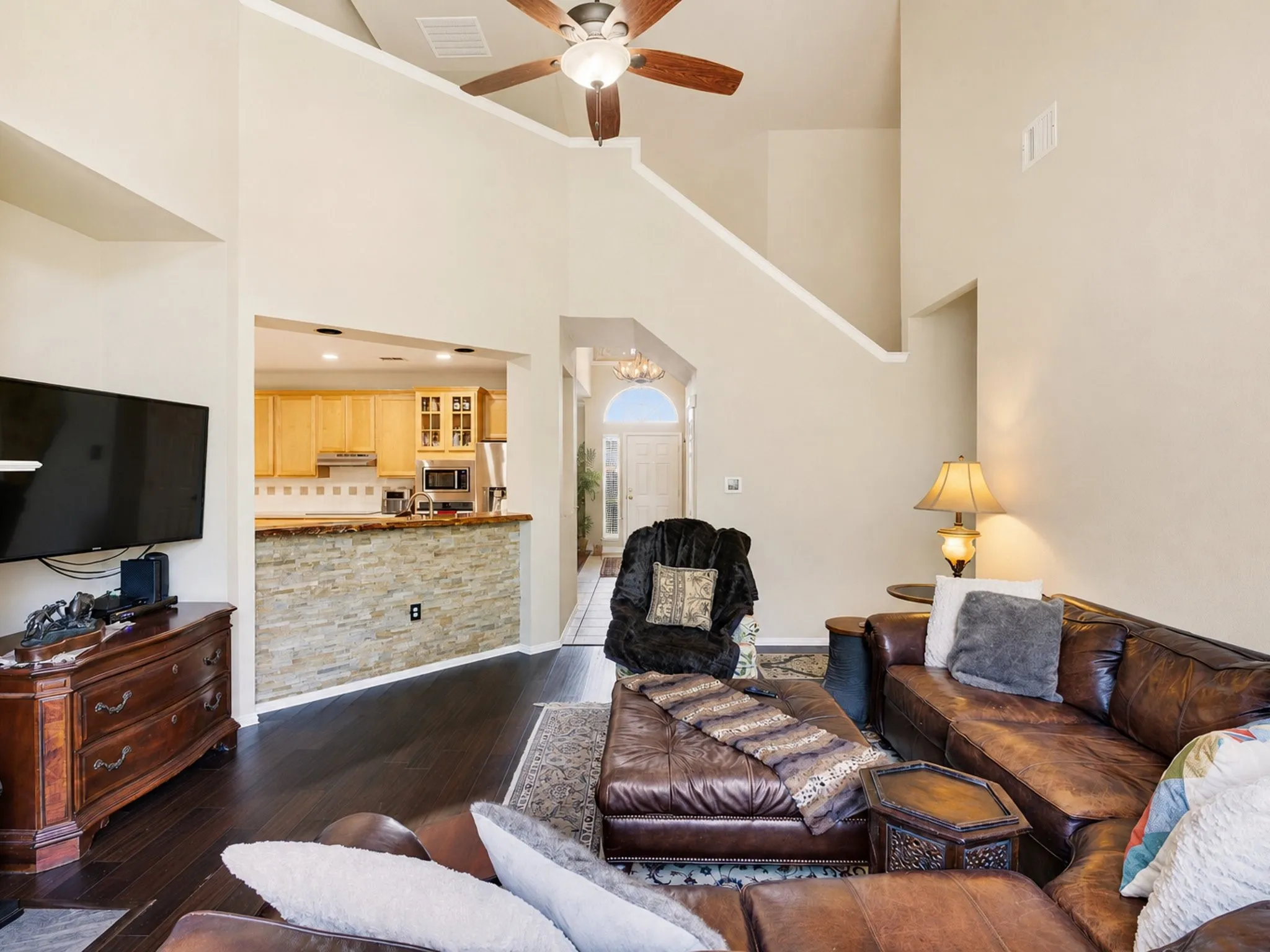Single Family Residence For Sale in Collin County , 3704 Gardenia Lane, Mc Kinney, Texas 75070, 4 Bedroom, 3 Bathroom, 2 Garage spaces, 2,944 Sqft, built in 1999, mls#21354445, Real Estate Agent in Mc Kinney, Homes For Sale in Collin county, Homes For Sale in Mc Kinney, Realtor in Mc Kinney Texas, Real Estate Brokerage Independent Realty Texas, Luminita Cordes Realtor