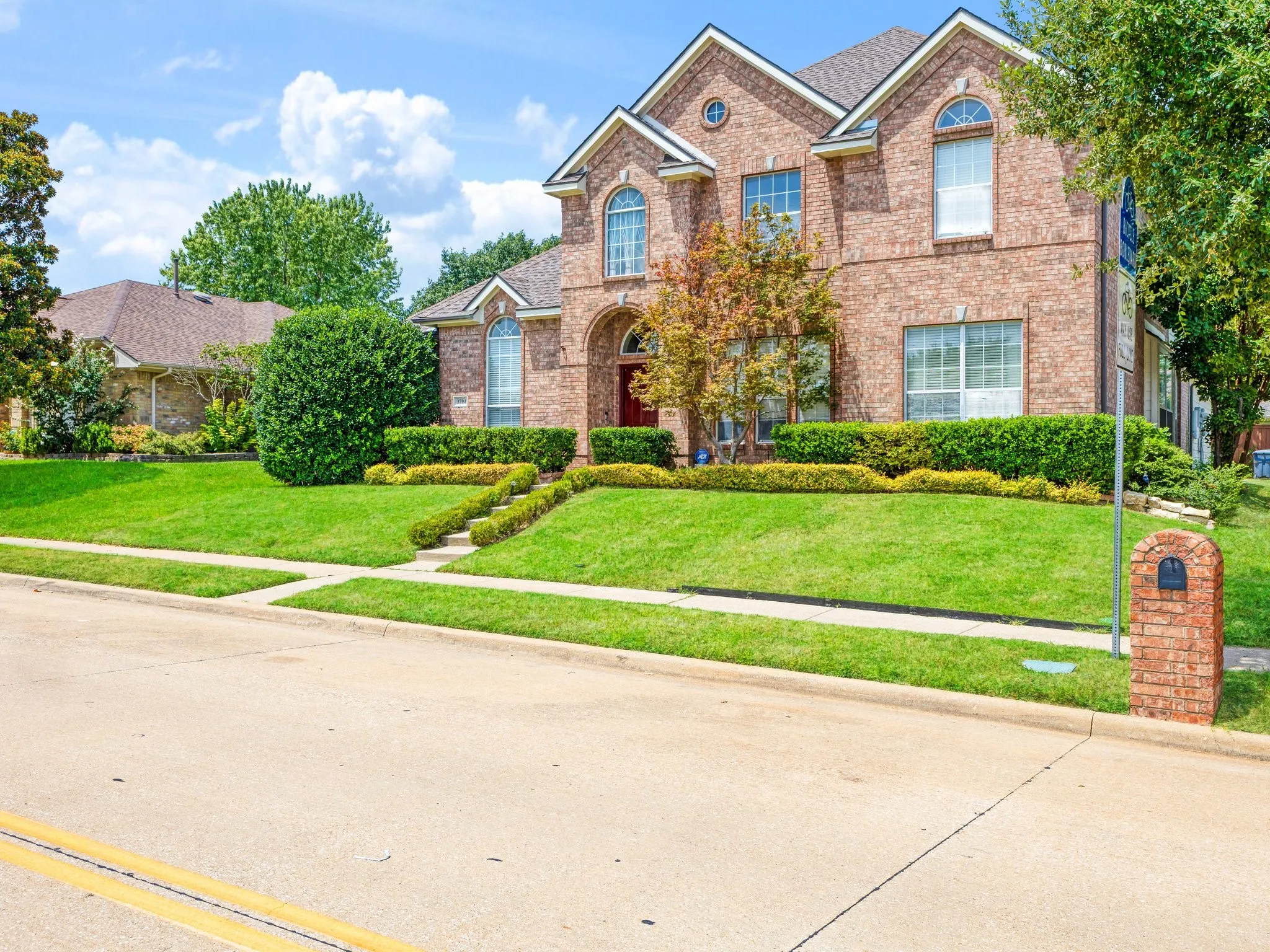 Single Family Residence For Sale in Collin County , 3704 Gardenia Lane, Mc Kinney, Texas 75070, 4 Bedroom, 3 Bathroom, 2 Garage spaces, 2,944 Sqft, built in 1999, mls#21354445, Real Estate Agent in Mc Kinney, Homes For Sale in Collin county, Homes For Sale in Mc Kinney, Realtor in Mc Kinney Texas, Real Estate Brokerage Independent Realty Texas, Luminita Cordes Realtor