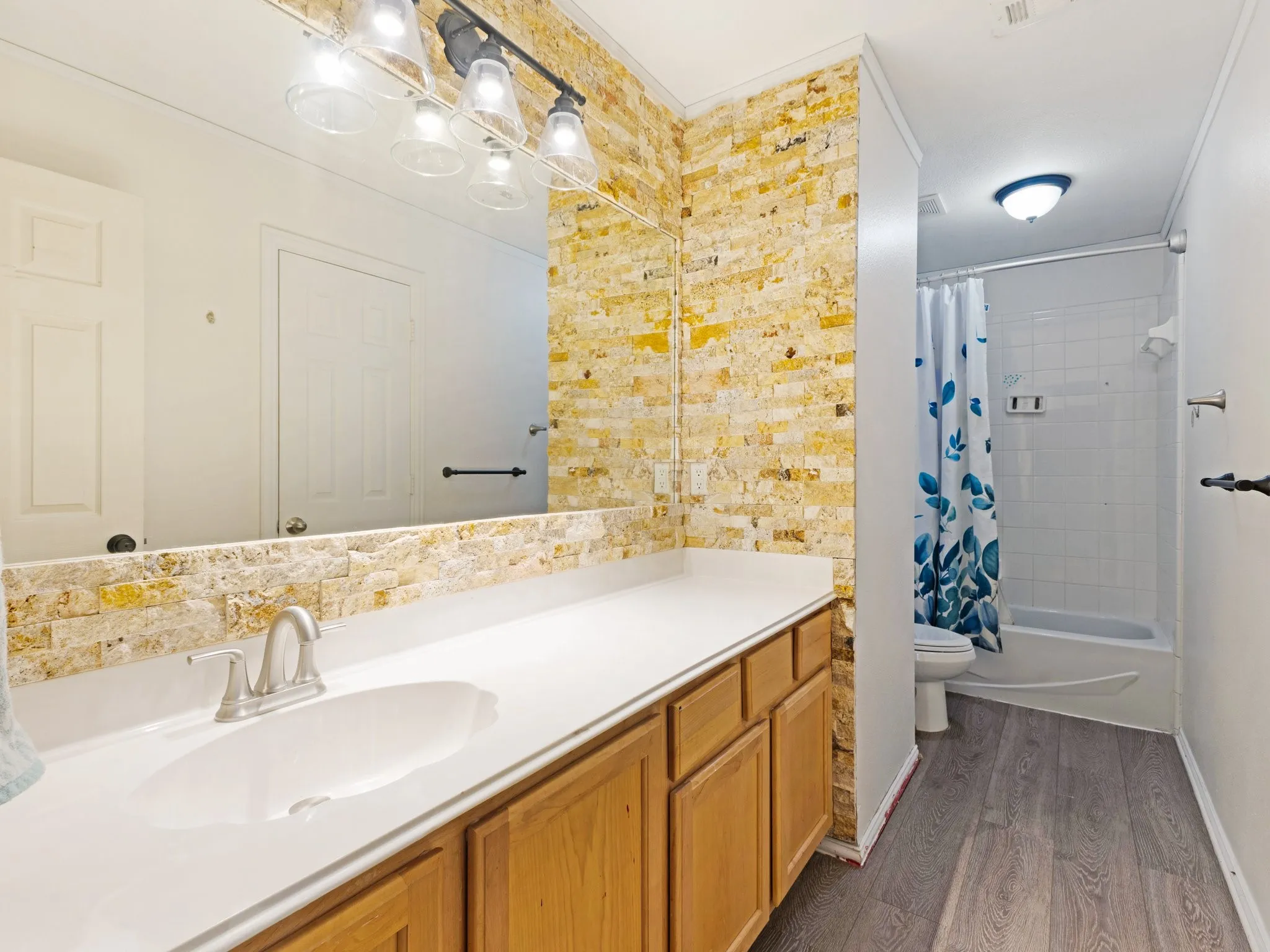 Single Family Residence For Sale in Collin County , 3704 Gardenia Lane, Mc Kinney, Texas 75070, 4 Bedroom, 3 Bathroom, 2 Garage spaces, 2,944 Sqft, built in 1999, mls#21354445, Real Estate Agent in Mc Kinney, Homes For Sale in Collin county, Homes For Sale in Mc Kinney, Realtor in Mc Kinney Texas, Real Estate Brokerage Independent Realty Texas, Luminita Cordes Realtor