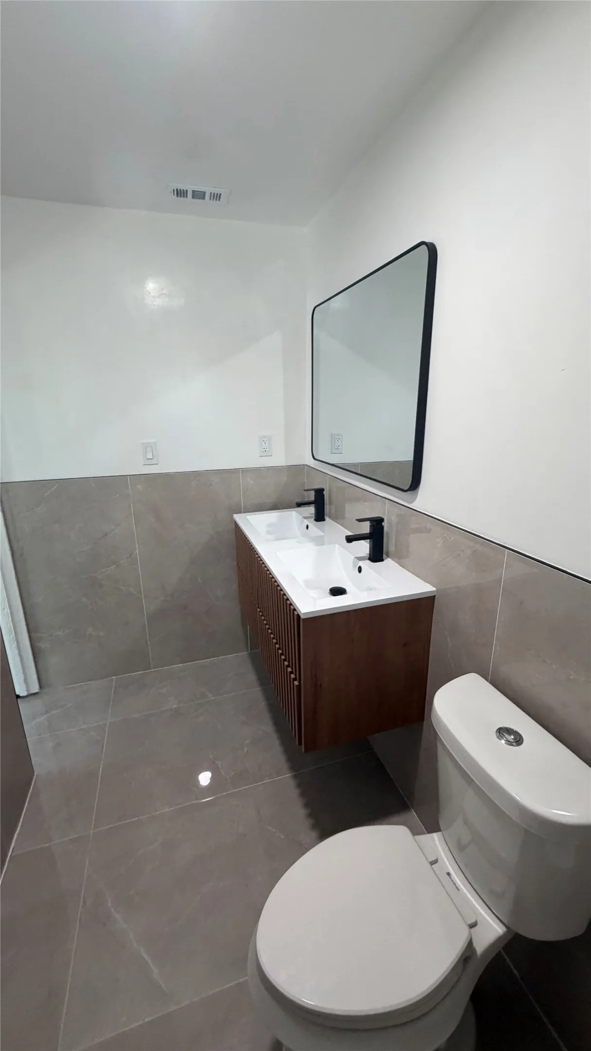 Single Family Residence For Sale in Dallas County , 10816 Mandalay Drive, Dallas, Texas 75228, 3 Bedroom, 2 Bathroom, 1 Garage spaces, 1,080 Sqft, built in 1955, mls#21354367, Real Estate Agent in Dallas, Homes For Sale in Dallas county, Homes For Sale in Dallas, Realtor in Dallas Texas, Real Estate Brokerage Independent Realty Texas, Luminita Cordes Realtor
