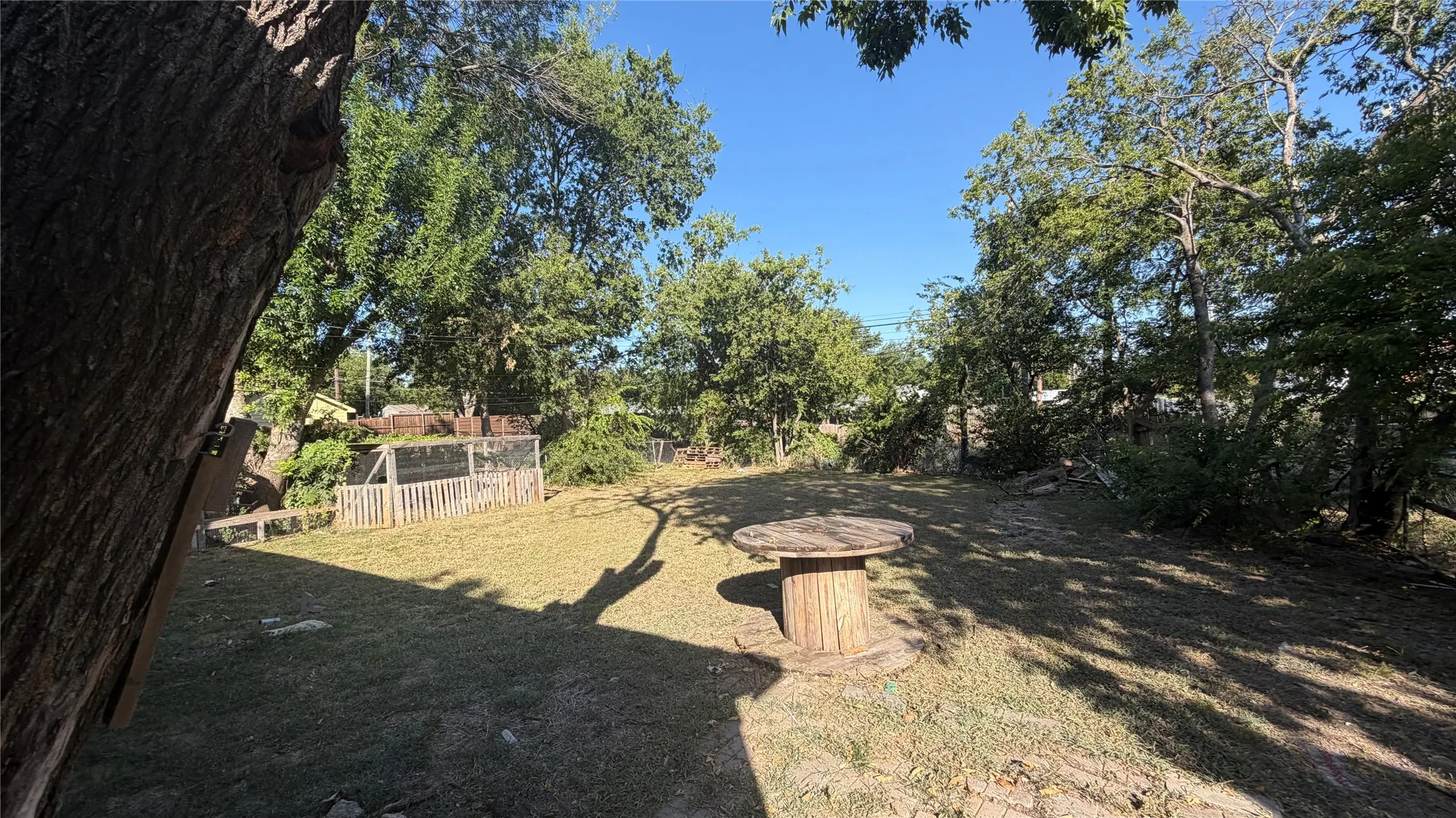 Single Family Residence For Sale in Dallas County , 10816 Mandalay Drive, Dallas, Texas 75228, 3 Bedroom, 2 Bathroom, 1 Garage spaces, 1,080 Sqft, built in 1955, mls#21354367, Real Estate Agent in Dallas, Homes For Sale in Dallas county, Homes For Sale in Dallas, Realtor in Dallas Texas, Real Estate Brokerage Independent Realty Texas, Luminita Cordes Realtor