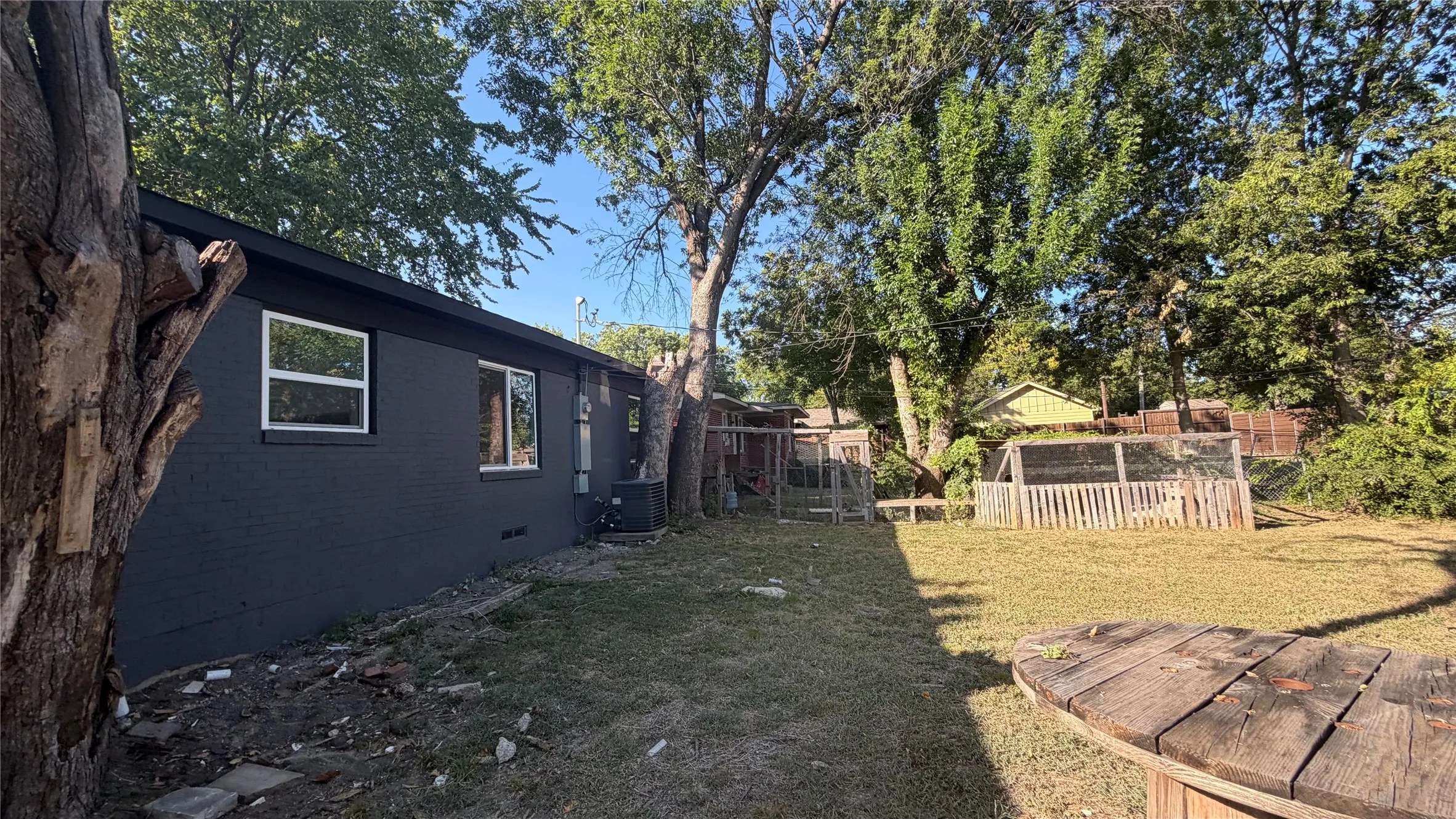 Single Family Residence For Sale in Dallas County , 10816 Mandalay Drive, Dallas, Texas 75228, 3 Bedroom, 2 Bathroom, 1 Garage spaces, 1,080 Sqft, built in 1955, mls#21354367, Real Estate Agent in Dallas, Homes For Sale in Dallas county, Homes For Sale in Dallas, Realtor in Dallas Texas, Real Estate Brokerage Independent Realty Texas, Luminita Cordes Realtor
