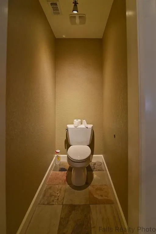 Single Family Residence For Sale in Wichita County , 2700 Taft Boulevard, Wichita Falls, Texas 76308, 3 Bedroom, 2 Bathroom, 3 Garage spaces, 2,156 Sqft, built in 1949, mls#21354448, Real Estate Agent in Wichita Falls, Homes For Sale in Wichita county, Homes For Sale in Wichita Falls, Realtor in Wichita Falls Texas, Real Estate Brokerage Independent Realty Texas, Luminita Cordes Realtor