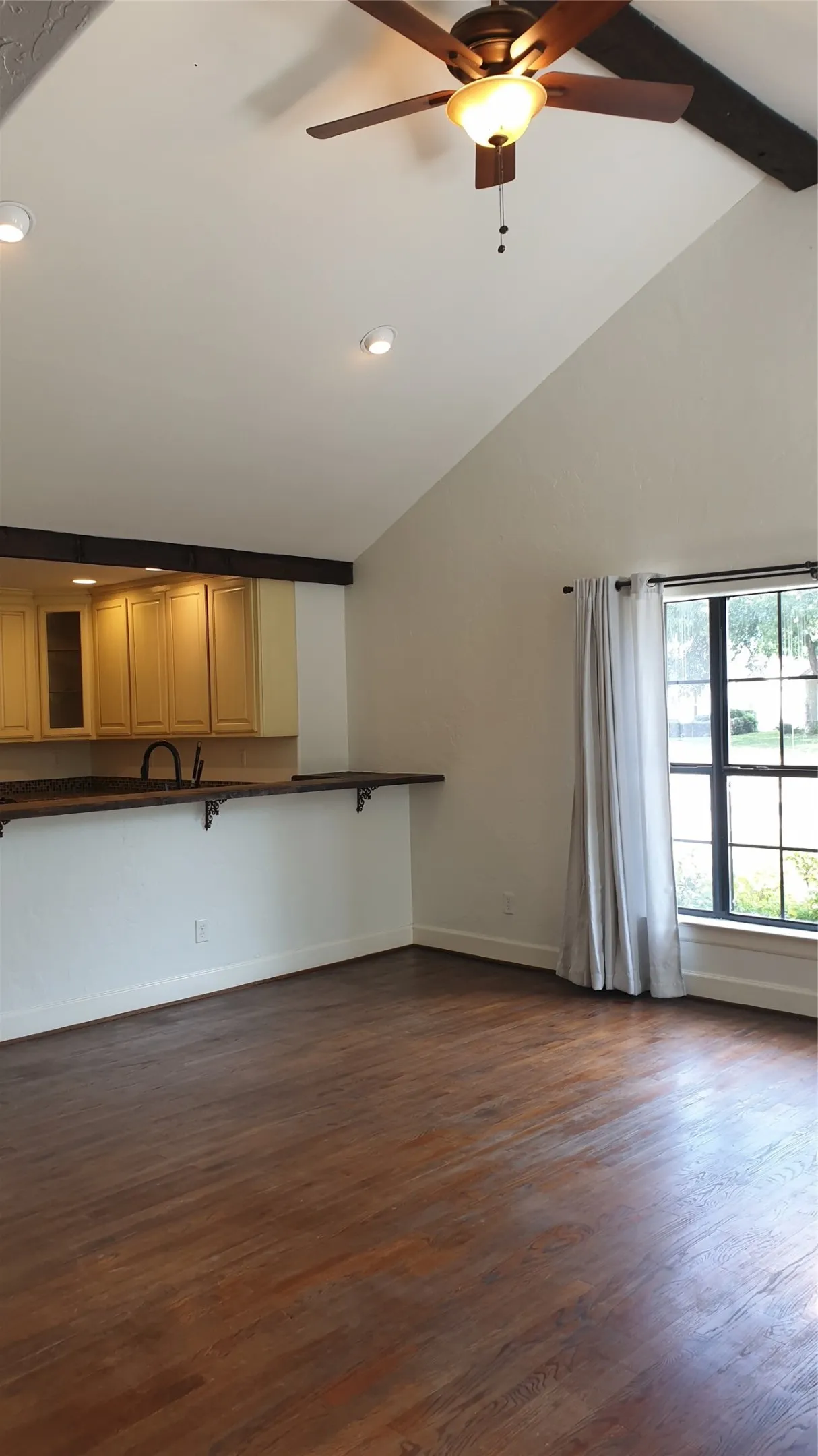Single Family Residence For Sale in Wichita County , 2700 Taft Boulevard, Wichita Falls, Texas 76308, 3 Bedroom, 2 Bathroom, 3 Garage spaces, 2,156 Sqft, built in 1949, mls#21354448, Real Estate Agent in Wichita Falls, Homes For Sale in Wichita county, Homes For Sale in Wichita Falls, Realtor in Wichita Falls Texas, Real Estate Brokerage Independent Realty Texas, Luminita Cordes Realtor