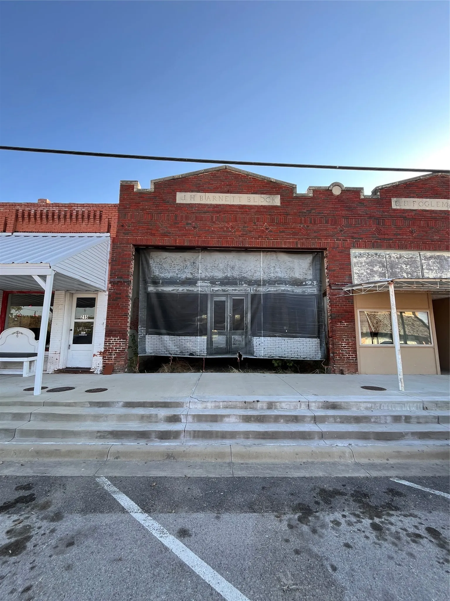 Business For Sale in Kaufman County , 217 S Main, Kemp, Texas 75143, 0, 0, Garage spaces, 0 Sqft, built in 0, Price $70,000, mls#21354451, Real Estate Agent in Kemp, Homes For Sale in Kaufman county, Homes For Sale in Kemp, Realtor in Kemp Texas, Real Estate Brokerage Independent Realty Texas, Luminita Cordes Realtor