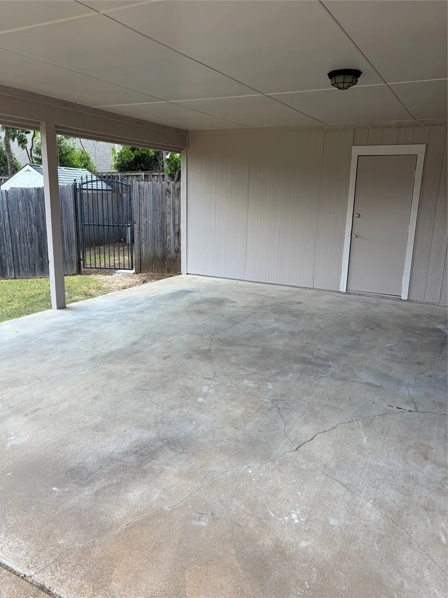 Duplex For Rent in Tarrant County , 1225 Fairhaven Drive, Mansfield, Texas 76063, 2 Bedroom, 2 Bathroom, Garage spaces, 1,968 Sqft, built in 1983, mls#21343438, Real Estate Agent in Mansfield, Homes For Rent in Tarrant county, Homes For Rent in Mansfield, Realtor in Mansfield Texas, Real Estate Brokerage Independent Realty Texas, Luminita Cordes Realtor