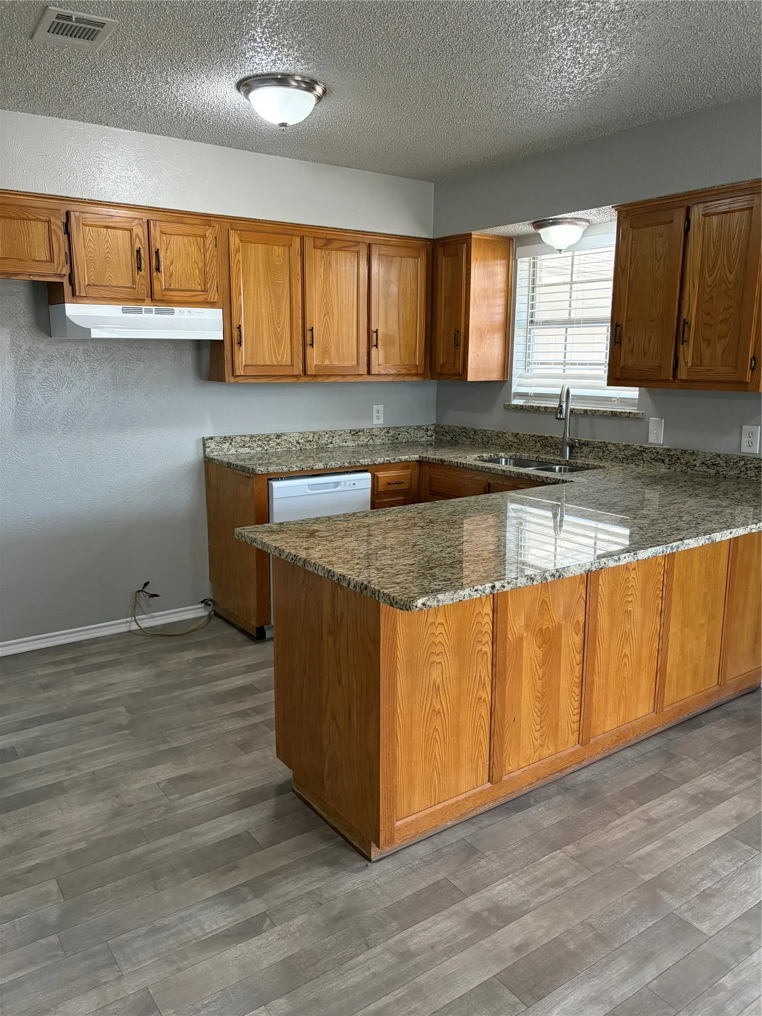 Duplex For Rent in Tarrant County , 1225 Fairhaven Drive, Mansfield, Texas 76063, 2 Bedroom, 2 Bathroom, Garage spaces, 1,968 Sqft, built in 1983, mls#21343438, Real Estate Agent in Mansfield, Homes For Rent in Tarrant county, Homes For Rent in Mansfield, Realtor in Mansfield Texas, Real Estate Brokerage Independent Realty Texas, Luminita Cordes Realtor