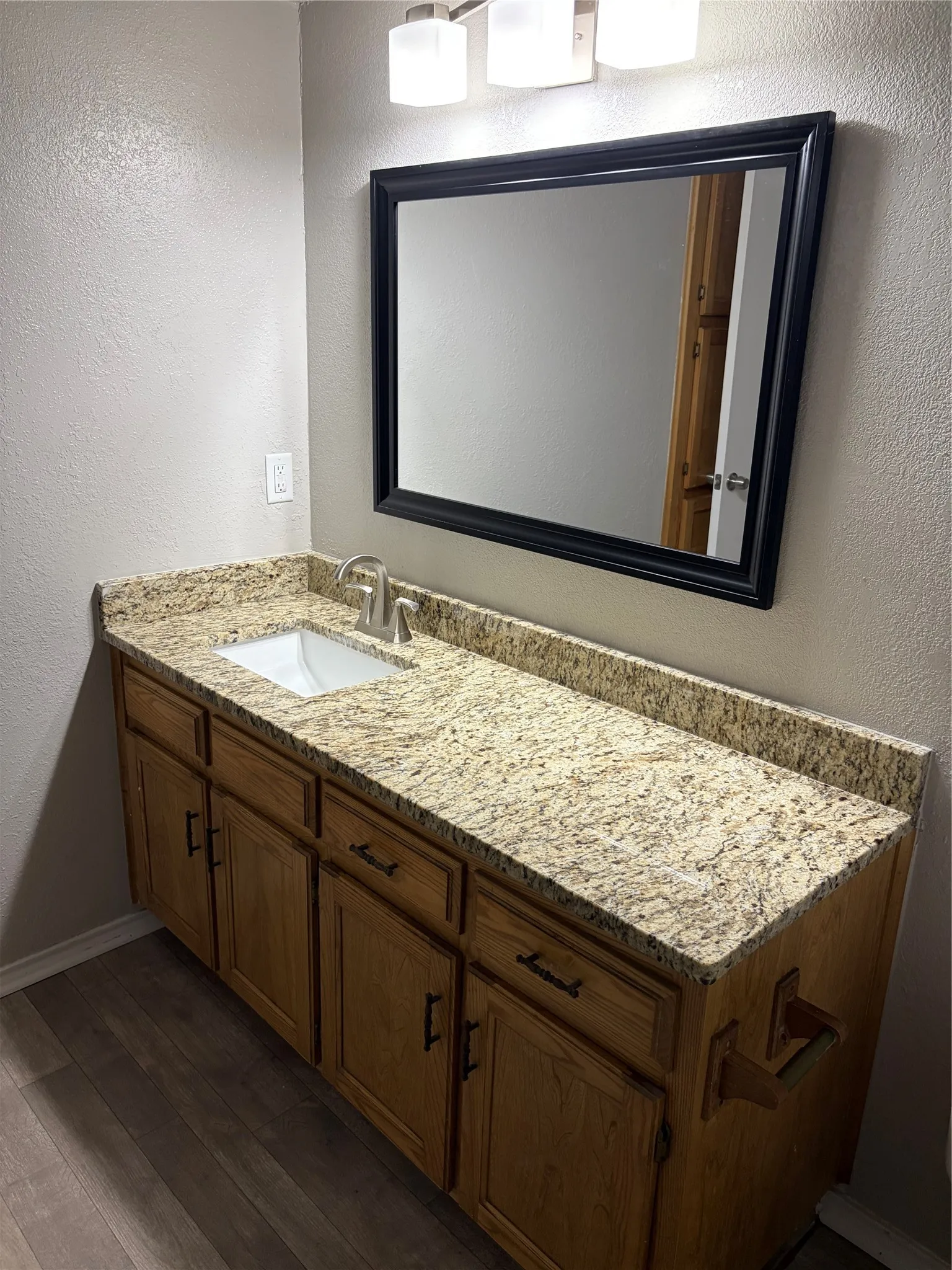 Duplex For Rent in Tarrant County , 1225 Fairhaven Drive, Mansfield, Texas 76063, 2 Bedroom, 2 Bathroom, Garage spaces, 1,968 Sqft, built in 1983, mls#21343438, Real Estate Agent in Mansfield, Homes For Rent in Tarrant county, Homes For Rent in Mansfield, Realtor in Mansfield Texas, Real Estate Brokerage Independent Realty Texas, Luminita Cordes Realtor