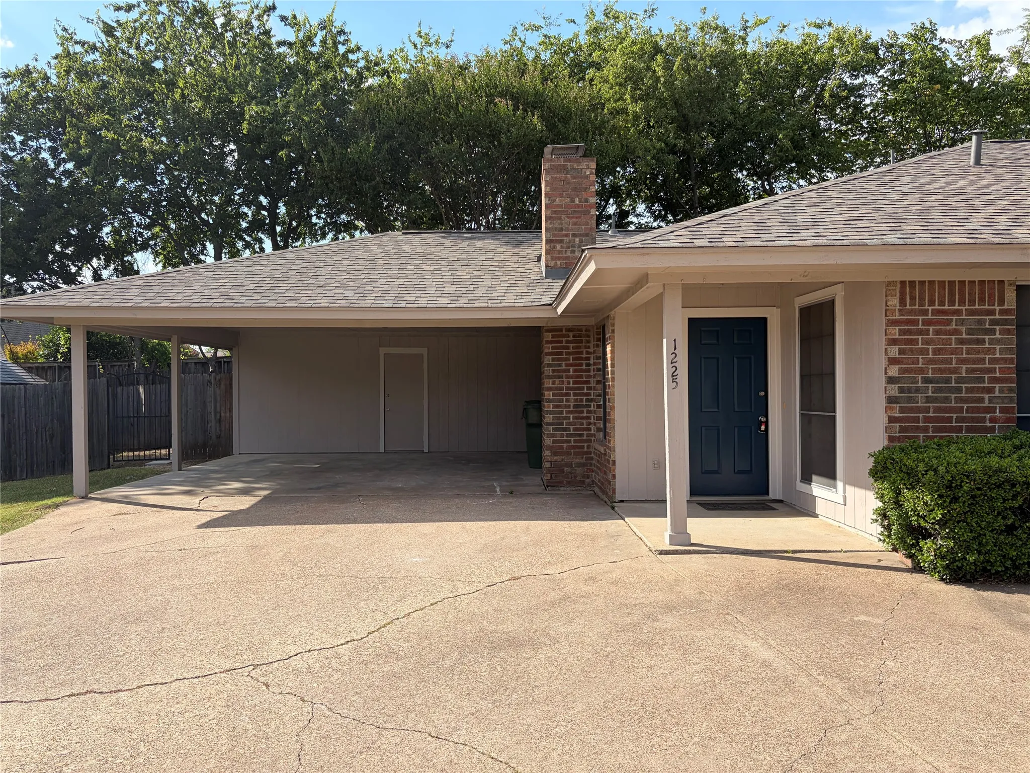 Duplex For Rent in Tarrant County , 1225 Fairhaven Drive, Mansfield, Texas 76063, 2 Bedroom, 2 Bathroom, Garage spaces, 1,968 Sqft, built in 1983, mls#21343438, Real Estate Agent in Mansfield, Homes For Rent in Tarrant county, Homes For Rent in Mansfield, Realtor in Mansfield Texas, Real Estate Brokerage Independent Realty Texas, Luminita Cordes Realtor
