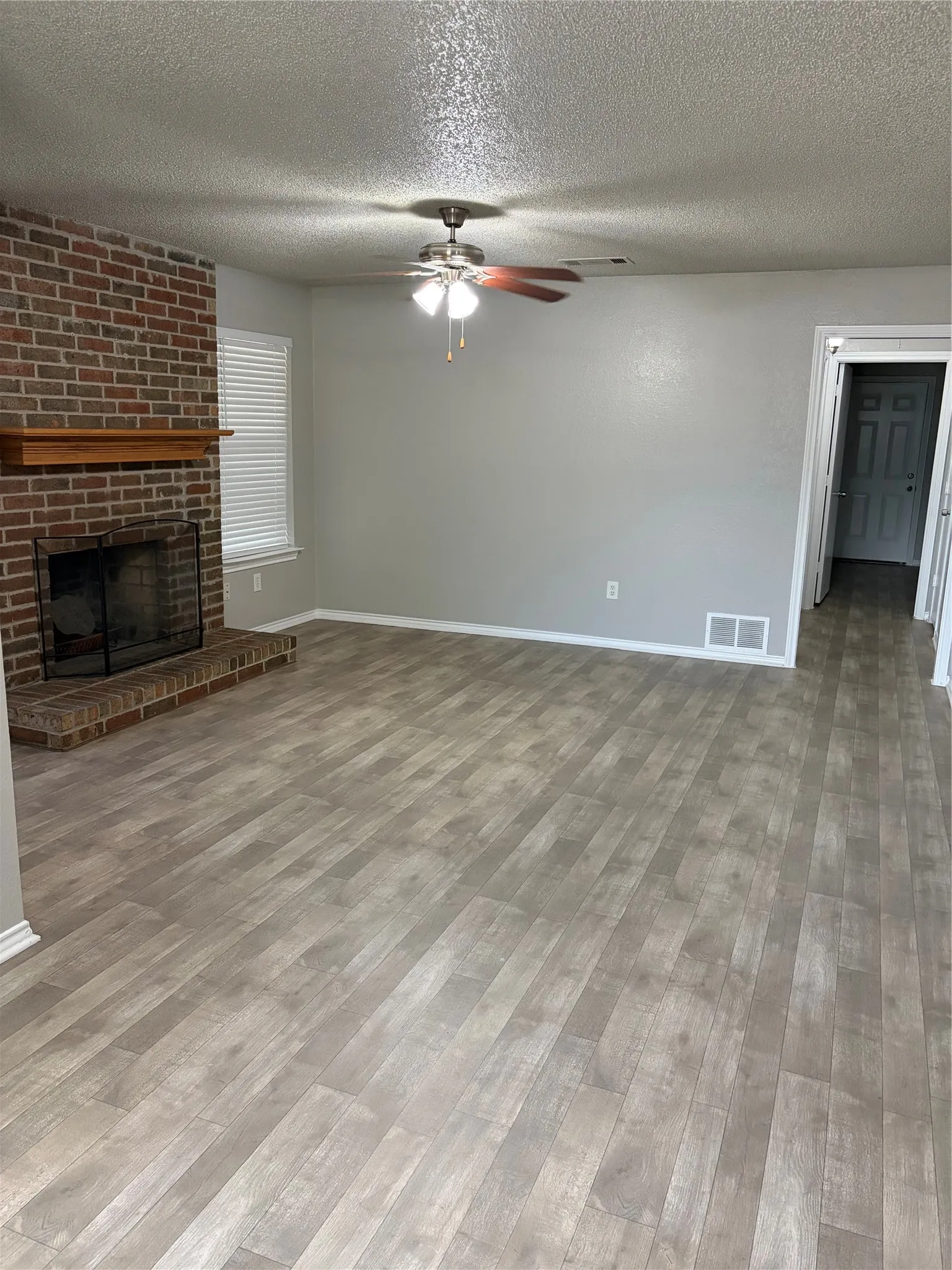 Duplex For Rent in Tarrant County , 1225 Fairhaven Drive, Mansfield, Texas 76063, 2 Bedroom, 2 Bathroom, Garage spaces, 1,968 Sqft, built in 1983, mls#21343438, Real Estate Agent in Mansfield, Homes For Rent in Tarrant county, Homes For Rent in Mansfield, Realtor in Mansfield Texas, Real Estate Brokerage Independent Realty Texas, Luminita Cordes Realtor