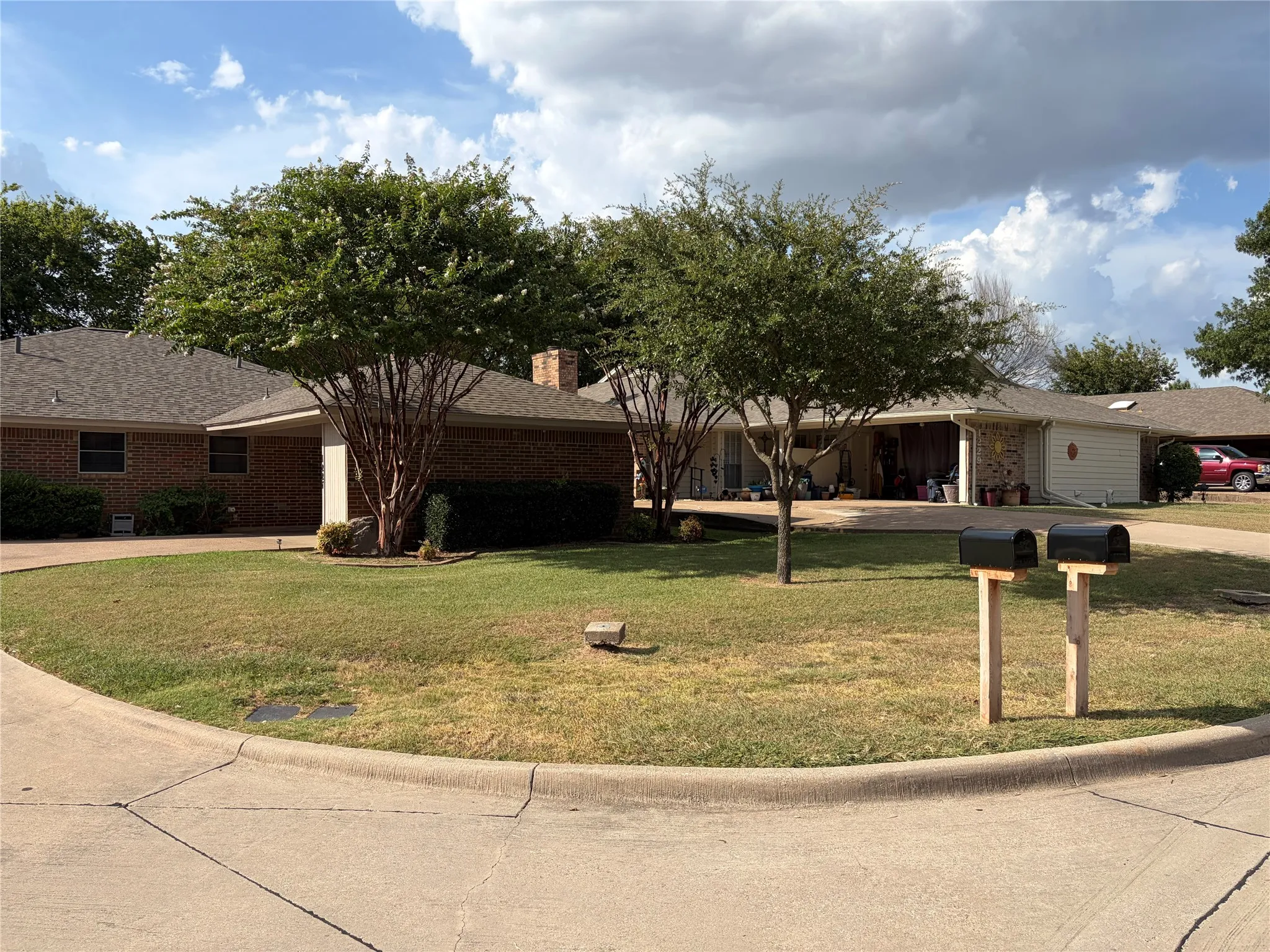 Duplex For Rent in Tarrant County , 1225 Fairhaven Drive, Mansfield, Texas 76063, 2 Bedroom, 2 Bathroom, Garage spaces, 1,968 Sqft, built in 1983, mls#21343438, Real Estate Agent in Mansfield, Homes For Rent in Tarrant county, Homes For Rent in Mansfield, Realtor in Mansfield Texas, Real Estate Brokerage Independent Realty Texas, Luminita Cordes Realtor