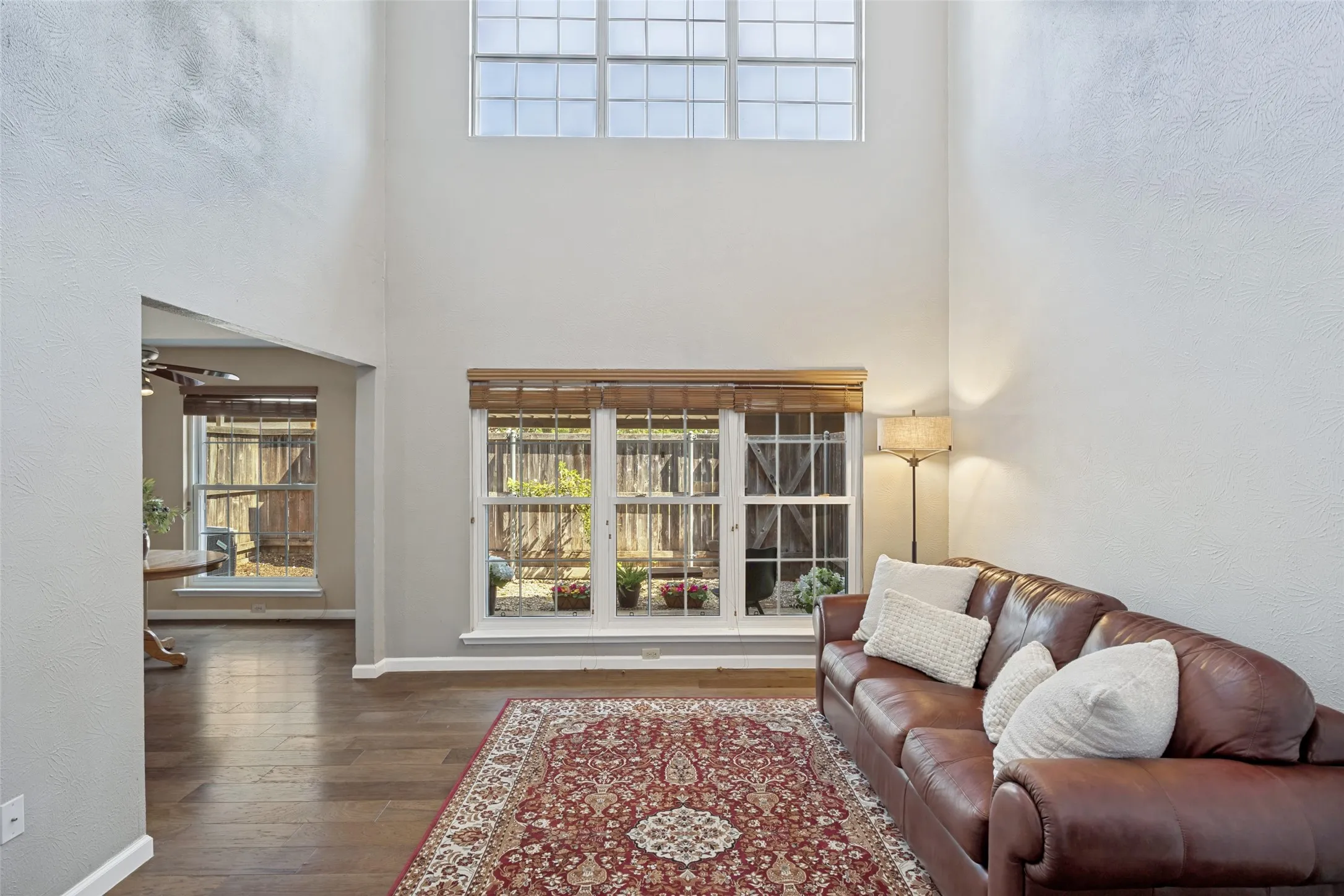Double-height ceiling with double set of windows that provide amazing natural light.