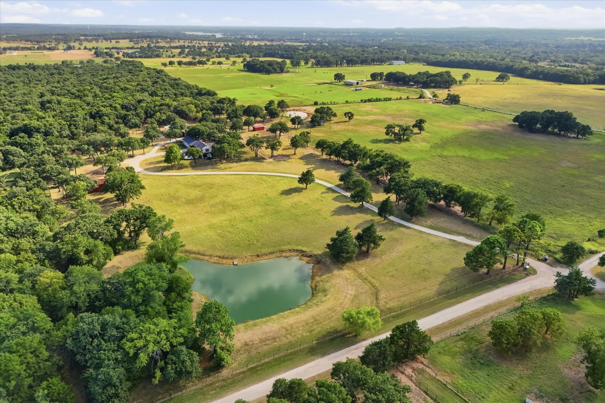 Single Family Residence For Sale in Cooke County , 12 County Road 2114, Gainesville, Texas 76240, 3 Bedroom, 2 Bathroom, 1 Garage spaces, 1,917 Sqft, built in 1989, Price $999,000, mls#21352810, Real Estate Agent in Gainesville, Homes For Sale in Cooke county, Homes For Sale in Gainesville, Realtor in Gainesville Texas, Real Estate Brokerage Independent Realty Texas, Luminita Cordes Realtor