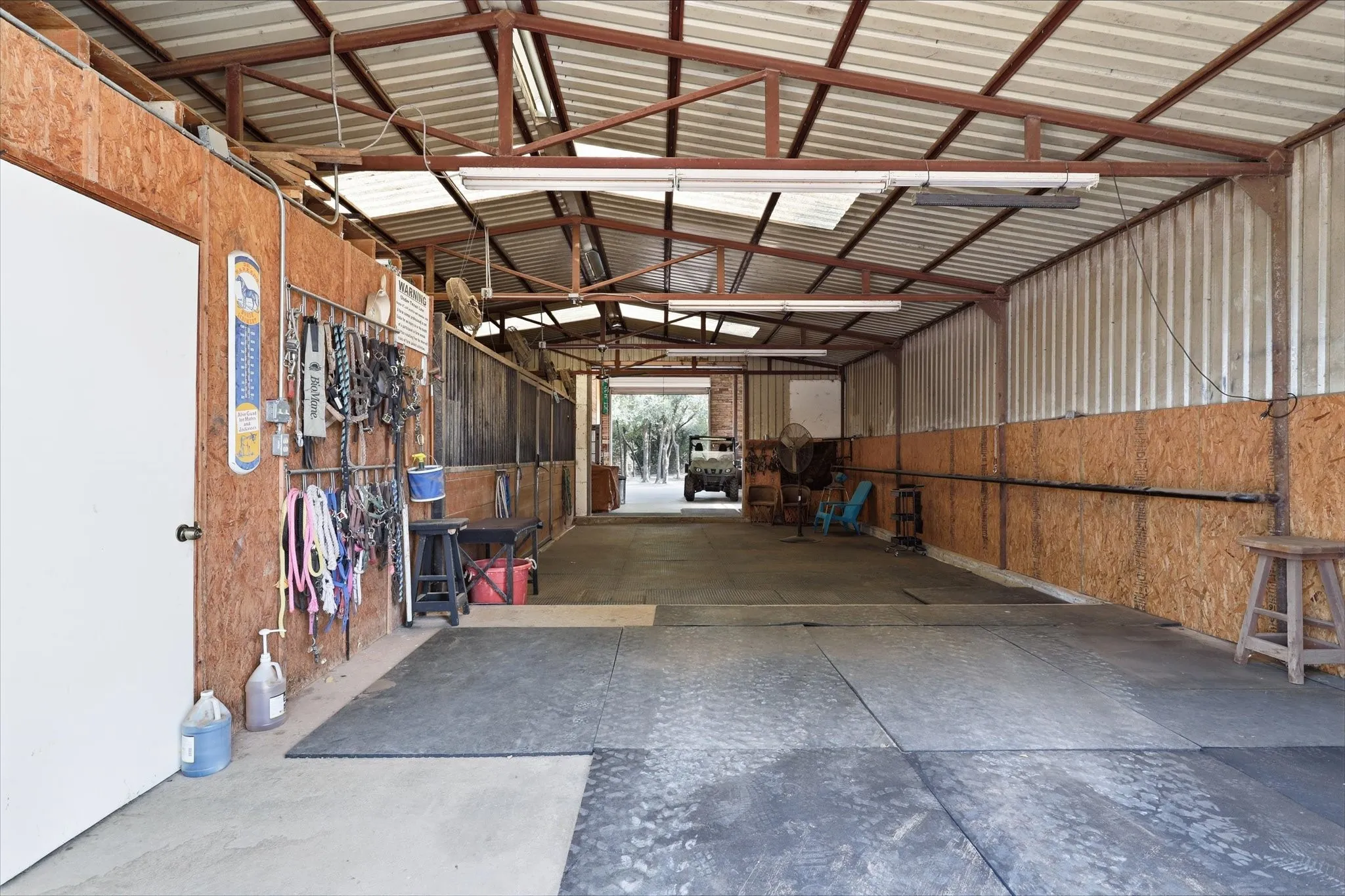 Single Family Residence For Sale in Cooke County , 12 County Road 2114, Gainesville, Texas 76240, 3 Bedroom, 2 Bathroom, 1 Garage spaces, 1,917 Sqft, built in 1989, Price $999,000, mls#21352810, Real Estate Agent in Gainesville, Homes For Sale in Cooke county, Homes For Sale in Gainesville, Realtor in Gainesville Texas, Real Estate Brokerage Independent Realty Texas, Luminita Cordes Realtor