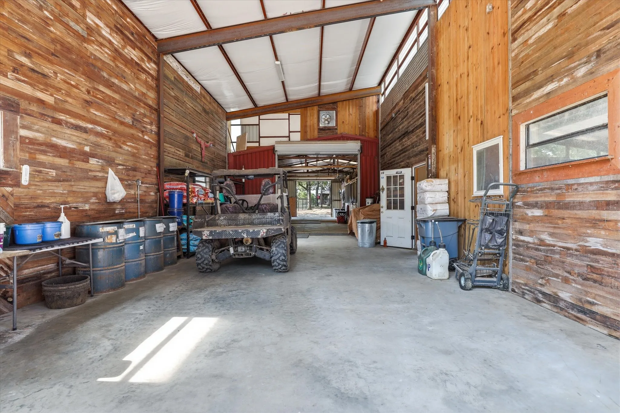 Barn with two stalls and tack room