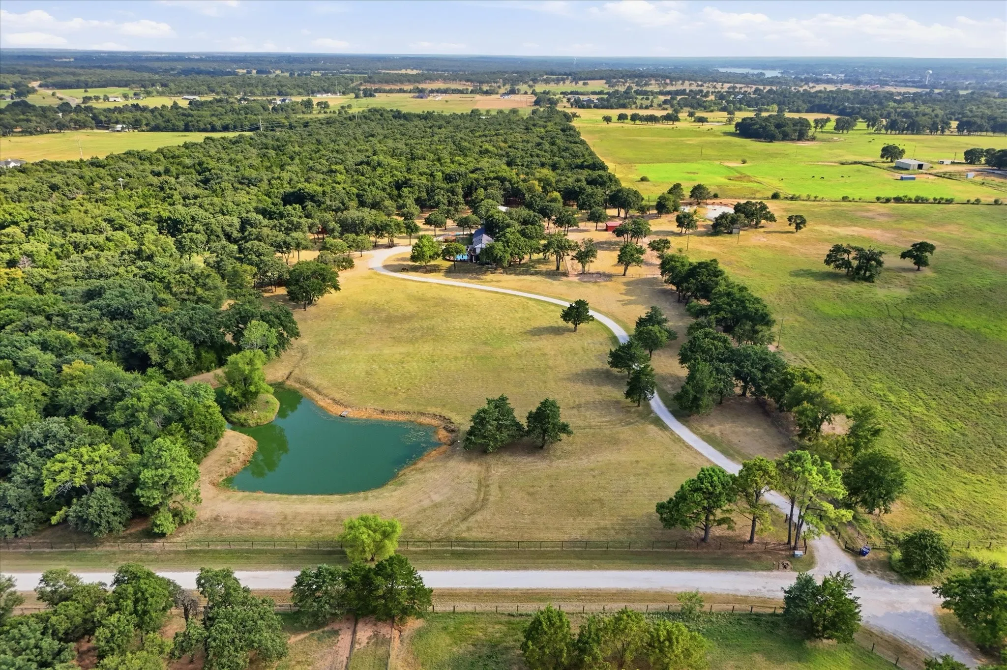 Single Family Residence For Sale in Cooke County , 12 County Road 2114, Gainesville, Texas 76240, 3 Bedroom, 2 Bathroom, 1 Garage spaces, 1,917 Sqft, built in 1989, Price $999,000, mls#21352810, Real Estate Agent in Gainesville, Homes For Sale in Cooke county, Homes For Sale in Gainesville, Realtor in Gainesville Texas, Real Estate Brokerage Independent Realty Texas, Luminita Cordes Realtor