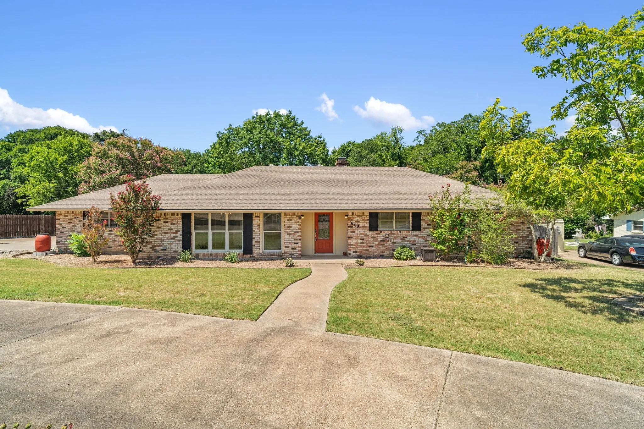 Single Family Residence For Sale in Mc Lennan County , 608 Catalina Drive, Waco, Texas 76712, 4 Bedroom, 3 Bathroom, Garage spaces, 2,312 Sqft, built in 1965, mls#21293822, Real Estate Agent in Waco, Homes For Sale in Mc Lennan county, Homes For Sale in Waco, Realtor in Waco Texas, Real Estate Brokerage Independent Realty Texas, Luminita Cordes Realtor