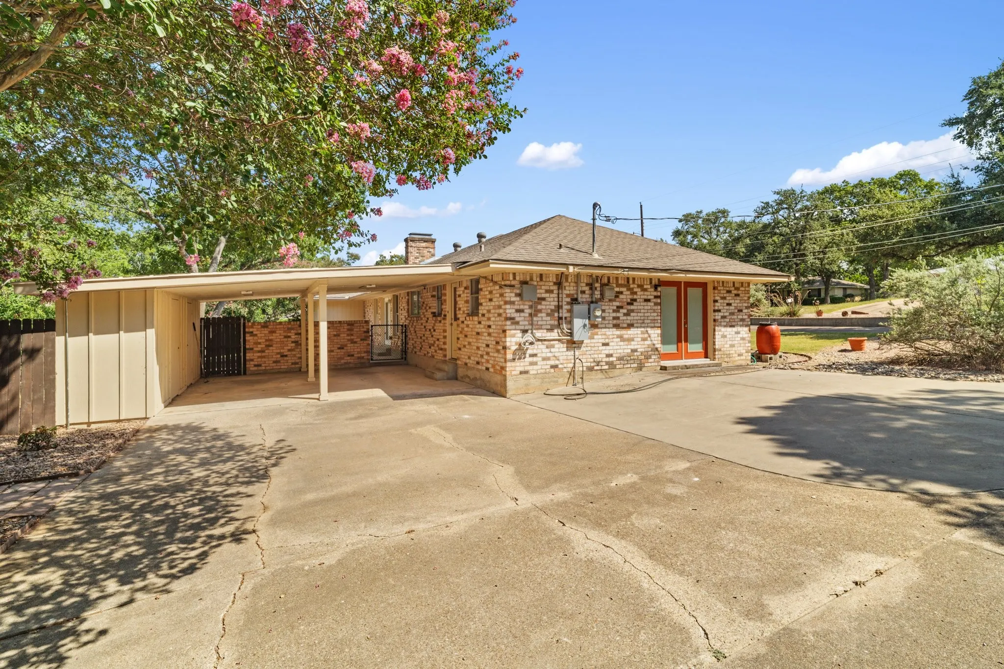 Carport, private entry for 2nd primary BR