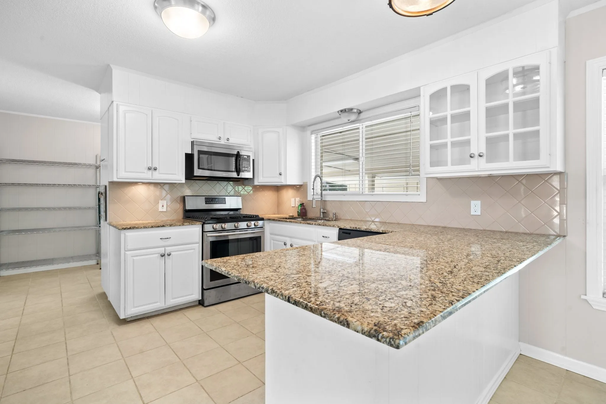 Single Family Residence For Sale in Mc Lennan County , 608 Catalina Drive, Waco, Texas 76712, 4 Bedroom, 3 Bathroom, Garage spaces, 2,312 Sqft, built in 1965, mls#21293822, Real Estate Agent in Waco, Homes For Sale in Mc Lennan county, Homes For Sale in Waco, Realtor in Waco Texas, Real Estate Brokerage Independent Realty Texas, Luminita Cordes Realtor