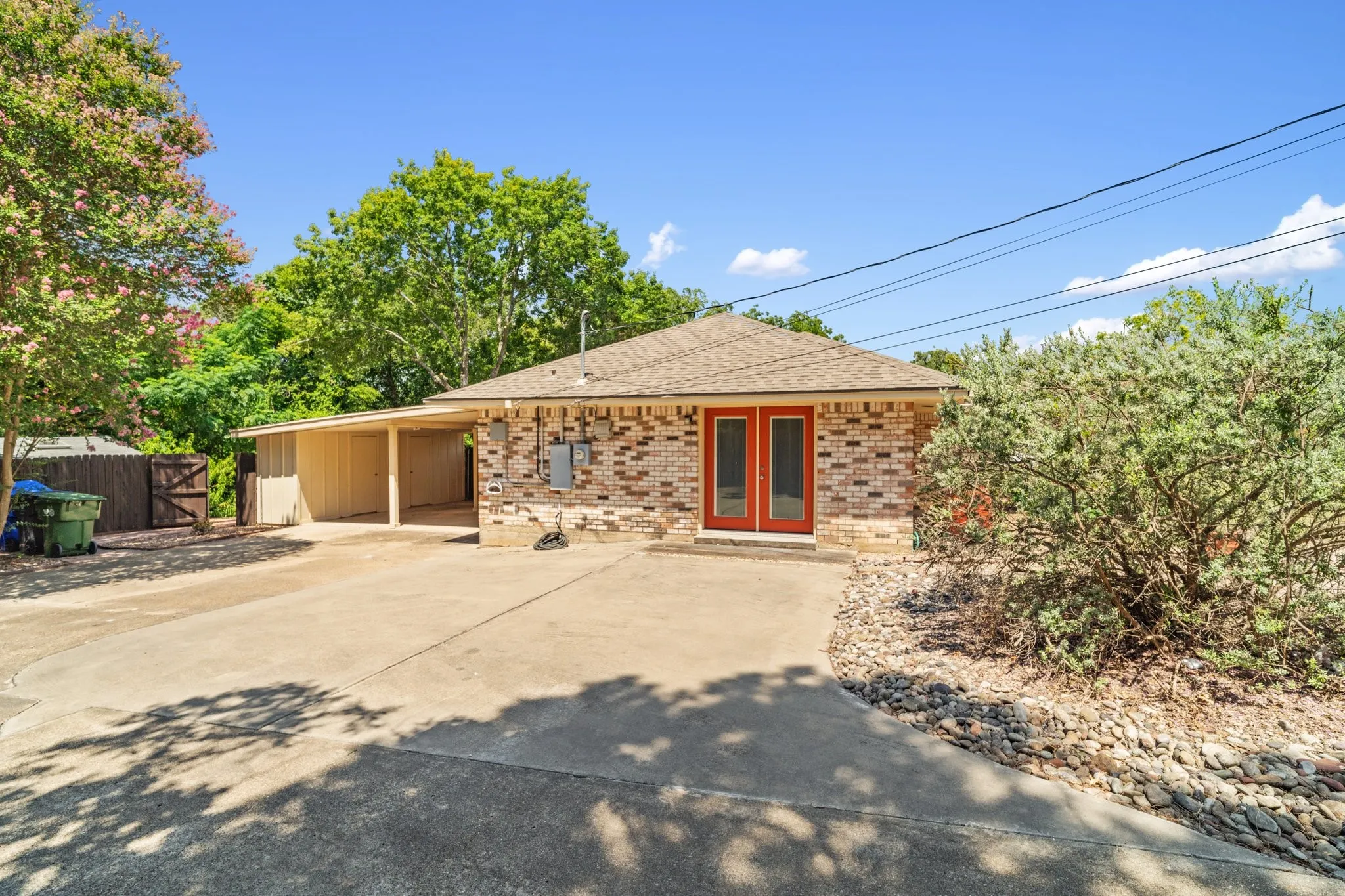 Private Entry for Quest Quarters, carport