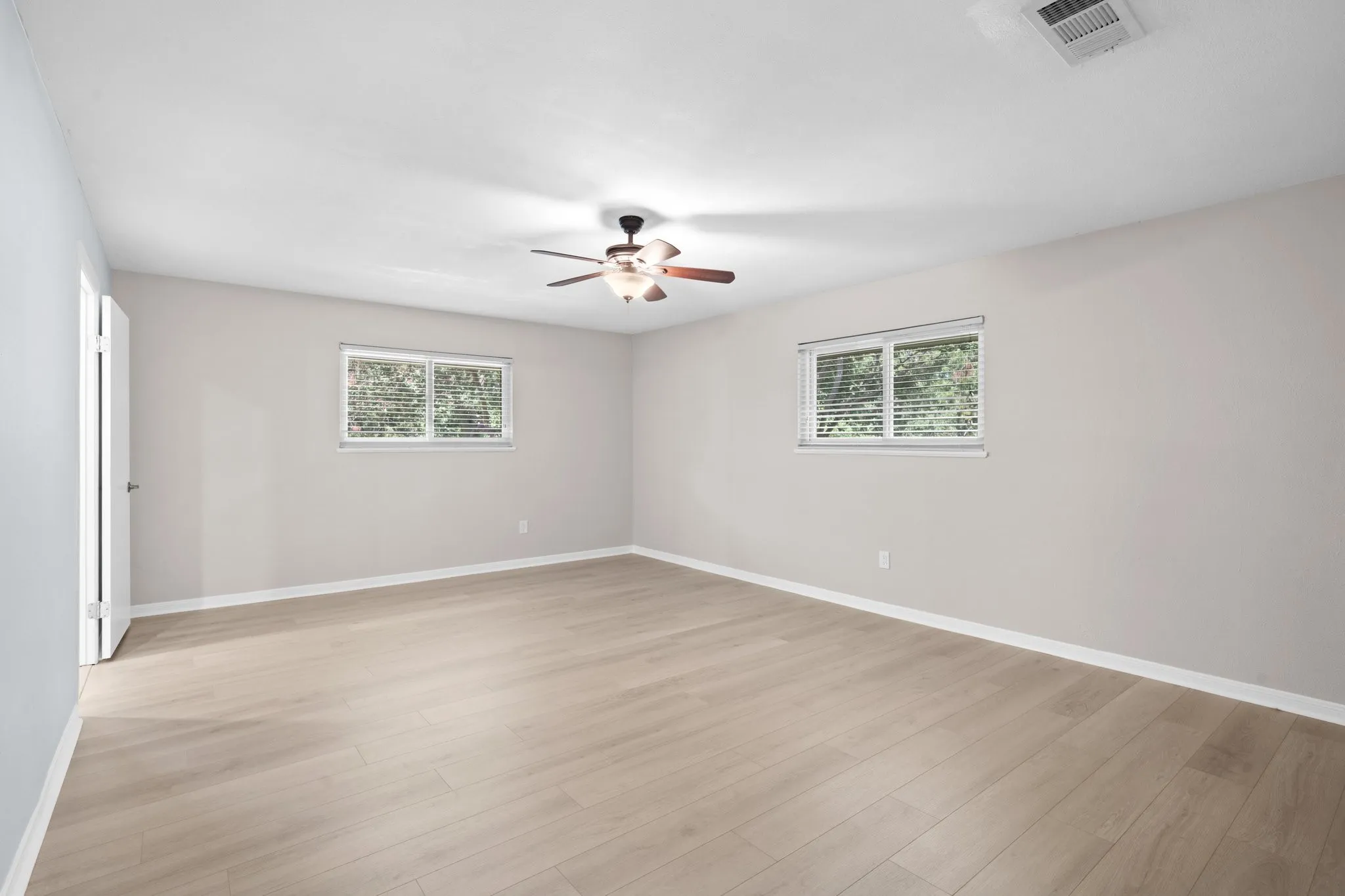 Single Family Residence For Sale in Mc Lennan County , 608 Catalina Drive, Waco, Texas 76712, 4 Bedroom, 3 Bathroom, Garage spaces, 2,312 Sqft, built in 1965, mls#21293822, Real Estate Agent in Waco, Homes For Sale in Mc Lennan county, Homes For Sale in Waco, Realtor in Waco Texas, Real Estate Brokerage Independent Realty Texas, Luminita Cordes Realtor